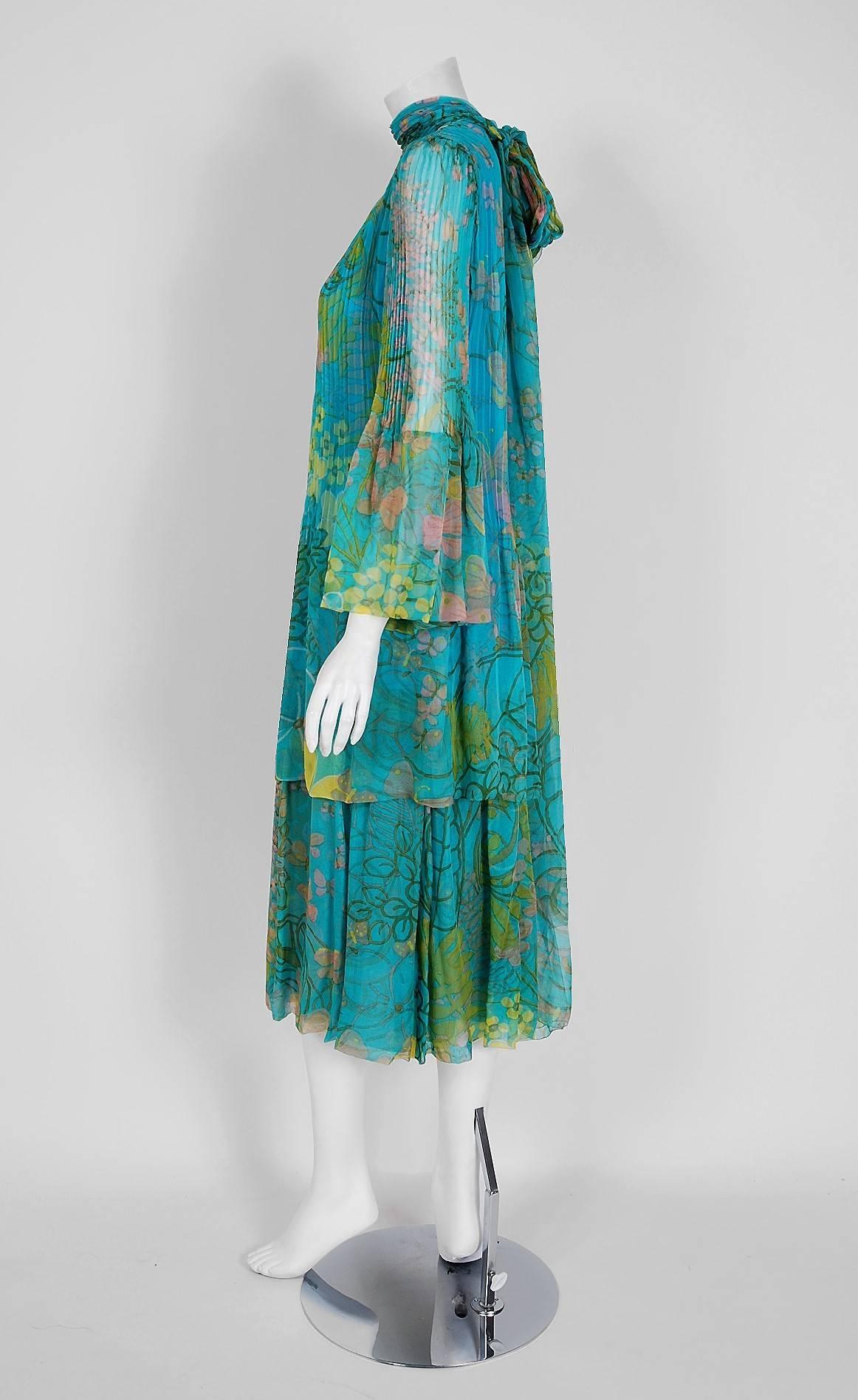 Incredibly rare and highly collectible Edward Molyneux silk-chiffon dress from his 1968 collection. After a period working for the British fashion designer Lucile, Molyneux opened his fashion house in Paris and became known for his 