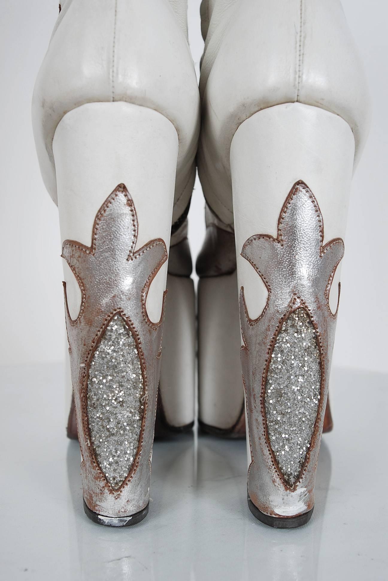 1970's White Leather & Silver Glitter Novelty Capricorn Platform Glam-Rock Boots In Excellent Condition In Beverly Hills, CA