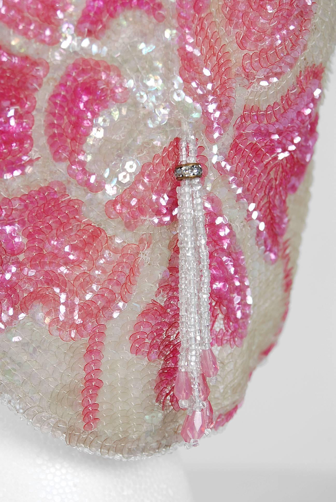 Vintage 1920's French Pink Floral-Motif Sequin Beaded Flapper Cloche Headpiece In Good Condition In Beverly Hills, CA