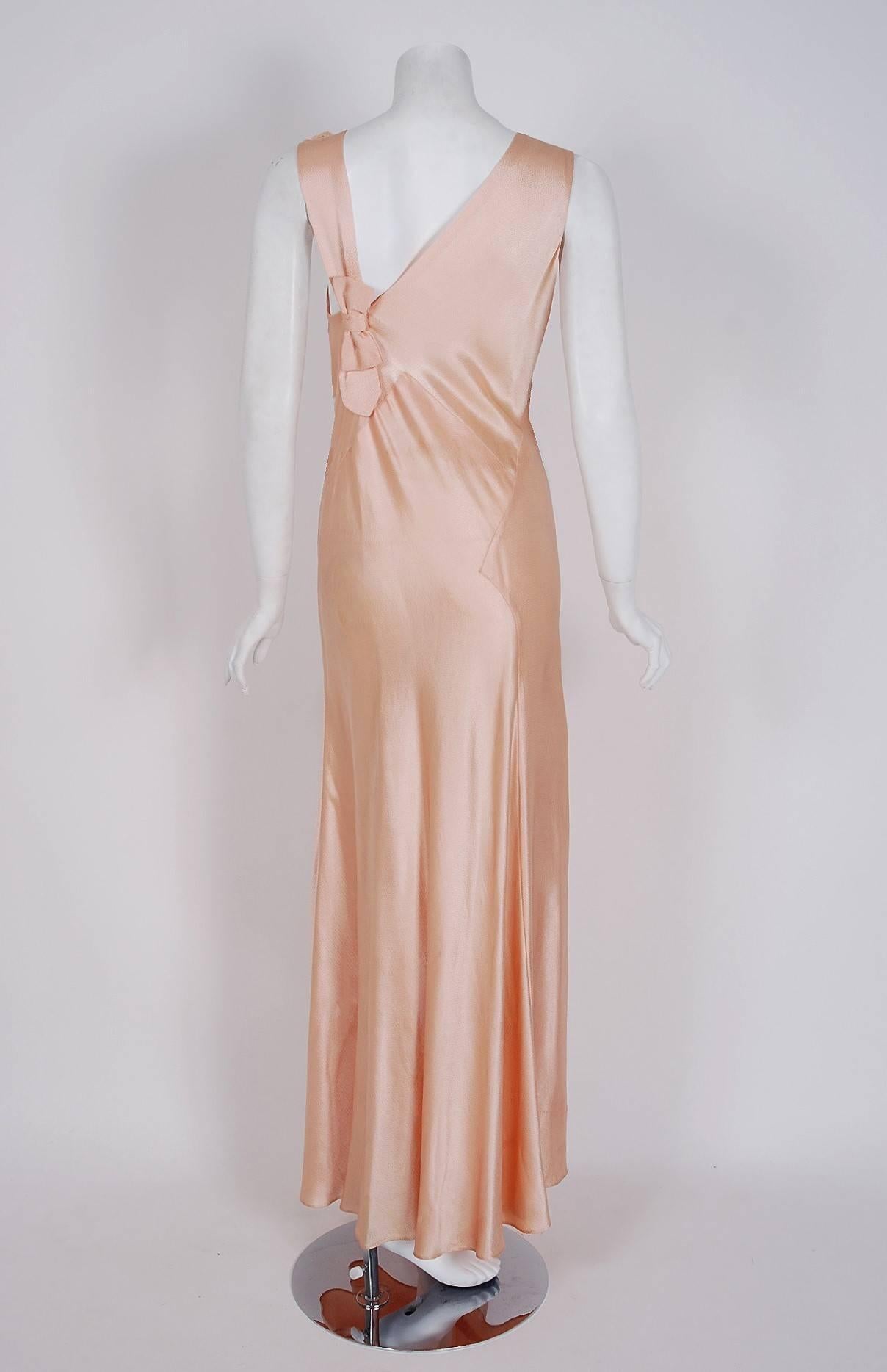 1930's Champagne-Pink Silk Floral Bias-Cut Applique Gown & Asymmetric Bolero In Excellent Condition In Beverly Hills, CA