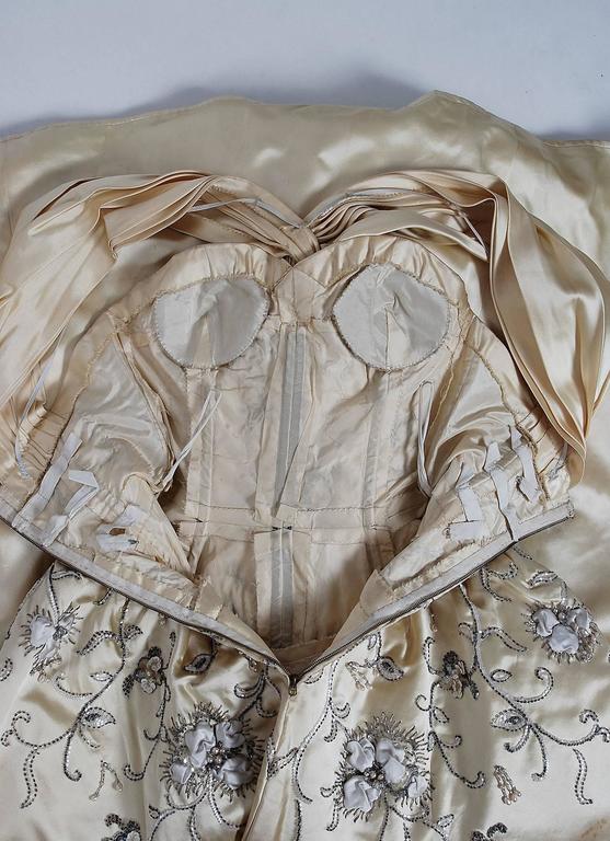 Vintage 1950's Pierre Balmain Couture Creme Beaded Embroidered Silk Bridal Gown For Sale 3