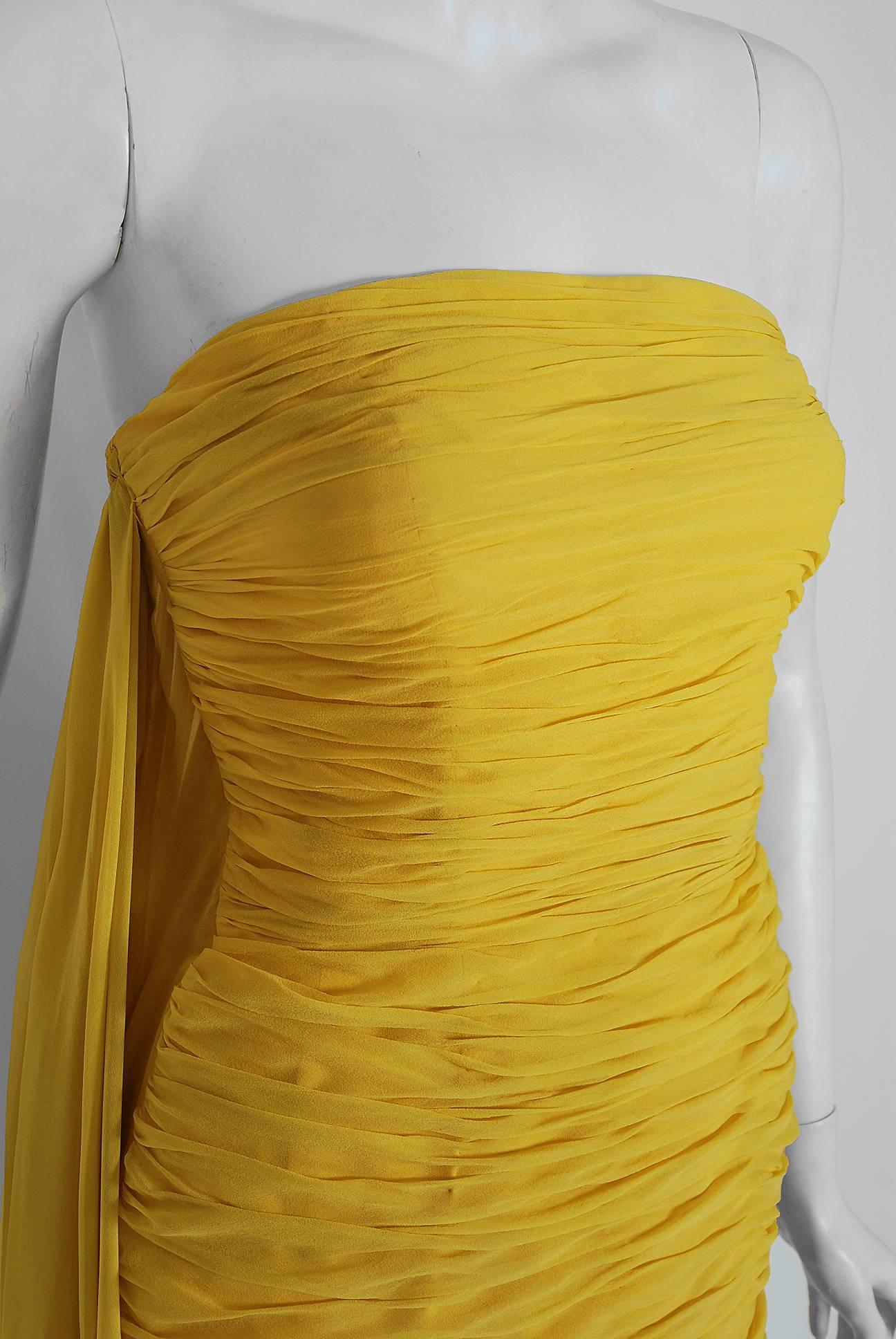 1950's Estevez Ruched Yellow Silk-Chiffon Strapless Trained Hourglass Gown  In Excellent Condition In Beverly Hills, CA