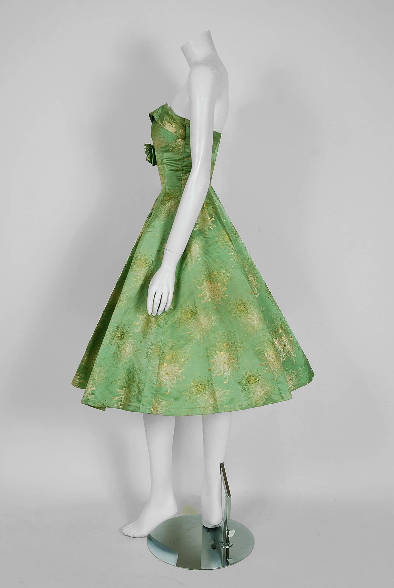 1950's Sage-Green Metallic Floral Silk Strapless Full-Skirt Party Dress & Shawl In Excellent Condition In Beverly Hills, CA