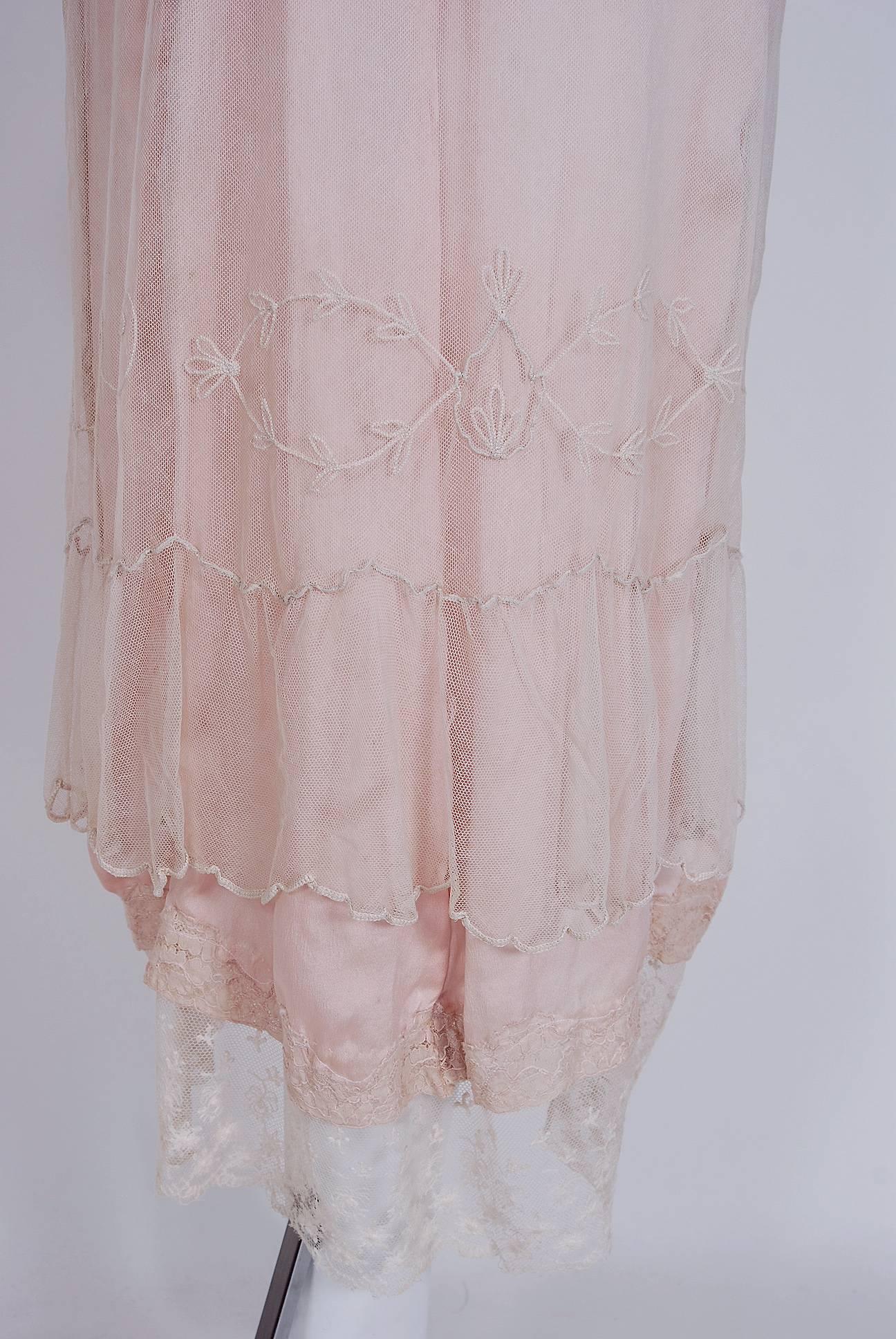 Women's 1920's French Embroidered Ivory-White Lace & Pink Silk Deco Flapper Day Dress