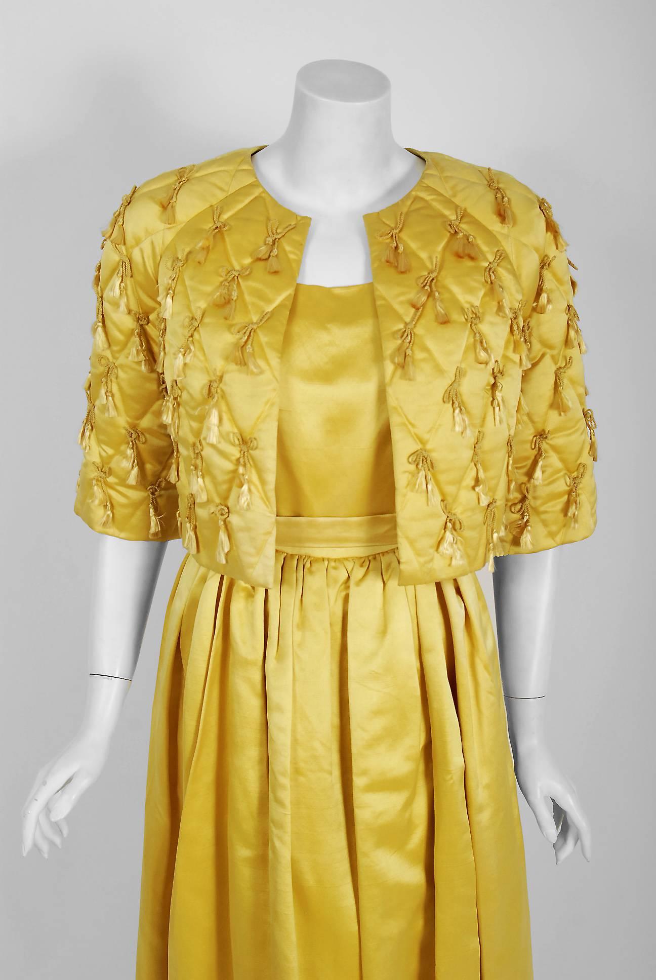 In this gorgeous Jane Derby designer ensemble, the detailed construction and meticulous attention to detail are comparable to what you will find in modern Haute-couture. Jane Derby was known as a high-end New York boutique, opening in 1936. In 1965,