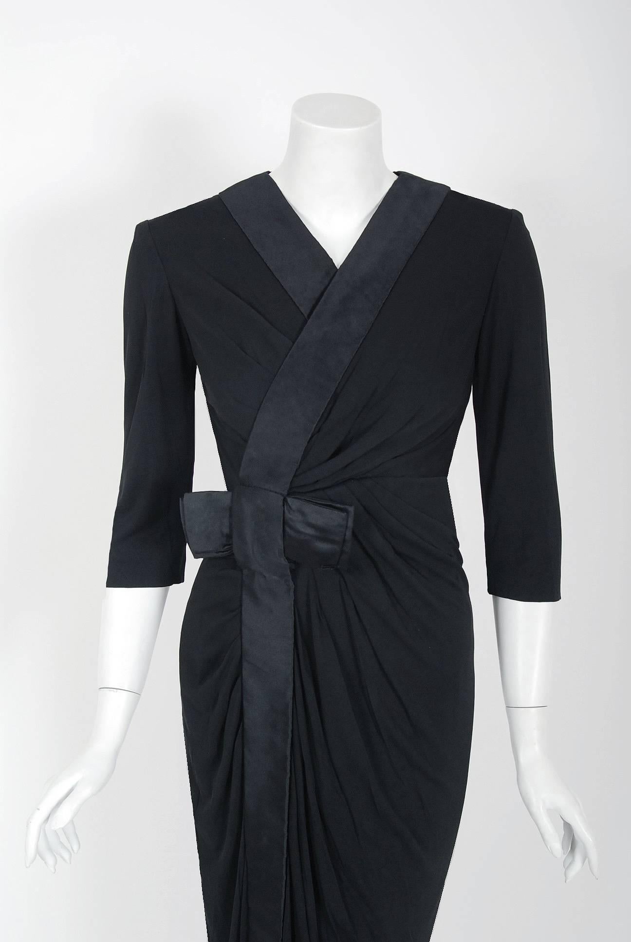 1959 Pierre Balmain Haute-Couture Black Sculpted Silk-Jersey Cocktail Dress   In Excellent Condition In Beverly Hills, CA