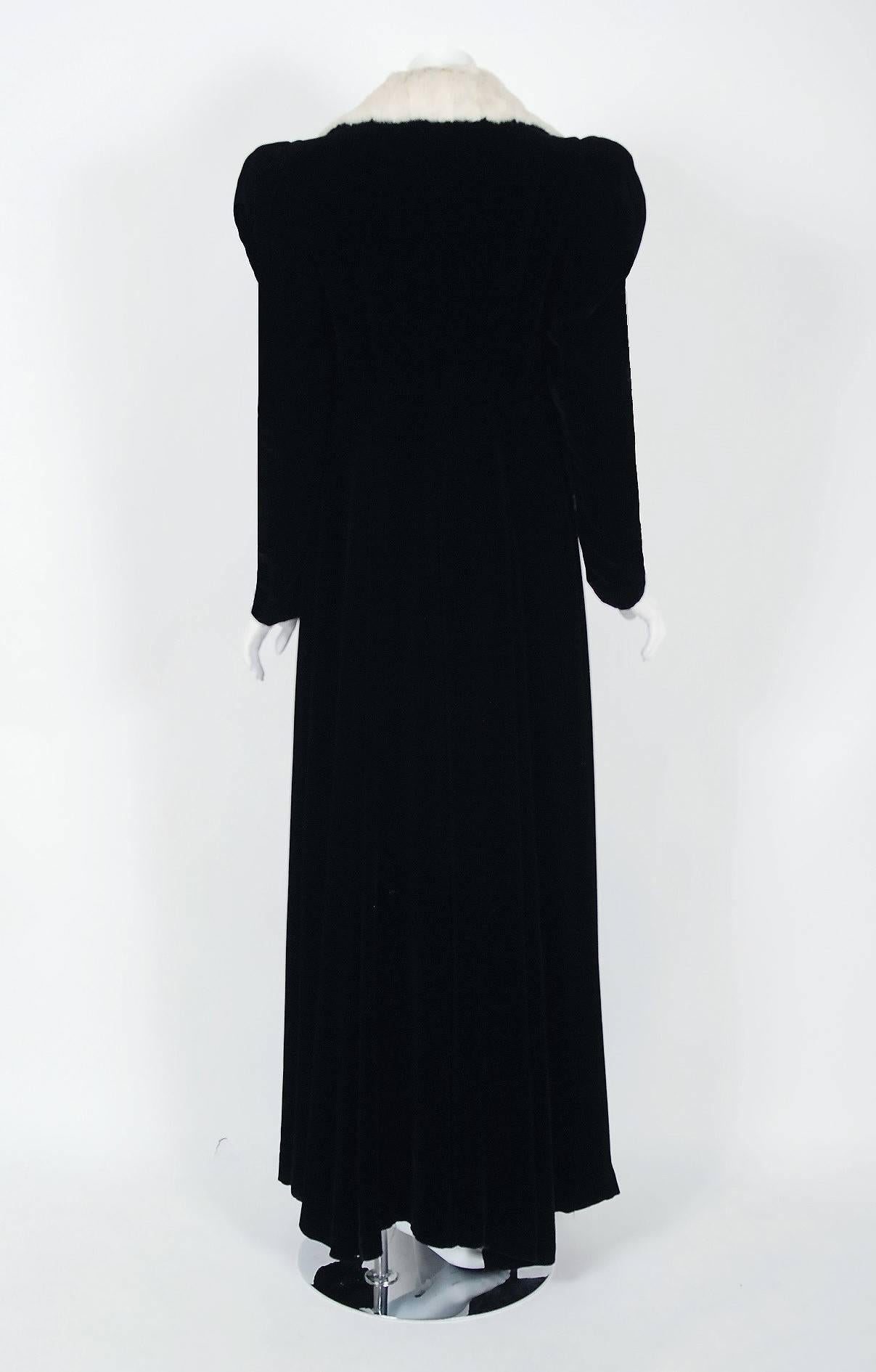 1930's I.Magnin White Ermine Fur & Black Velvet Puff-Sleeve Maxi Coat Jacket  In Excellent Condition In Beverly Hills, CA