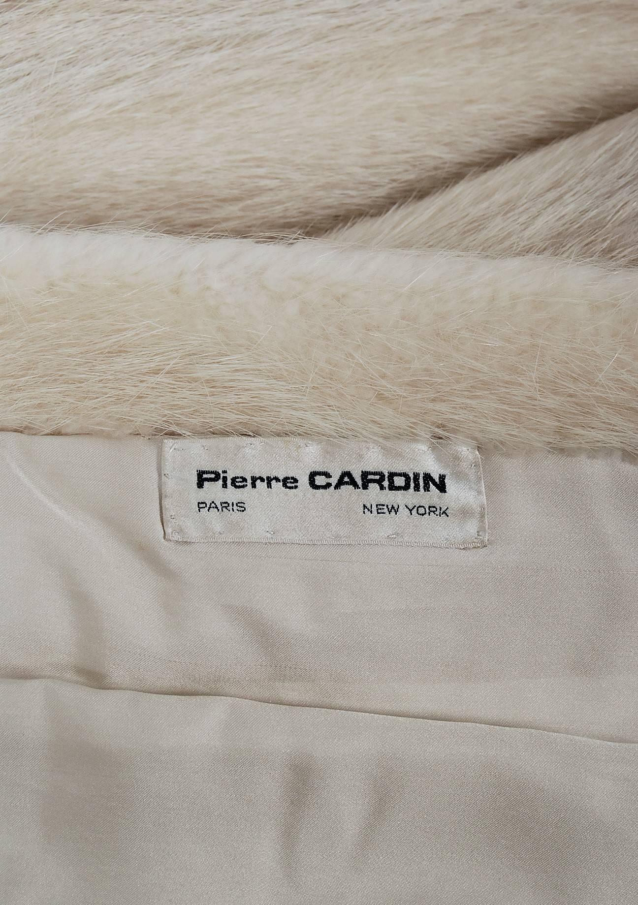 Vintage 1964 Pierre Cardin Couture Blonde Mink-Fur Stroller Swing Coat Jacket In Good Condition In Beverly Hills, CA