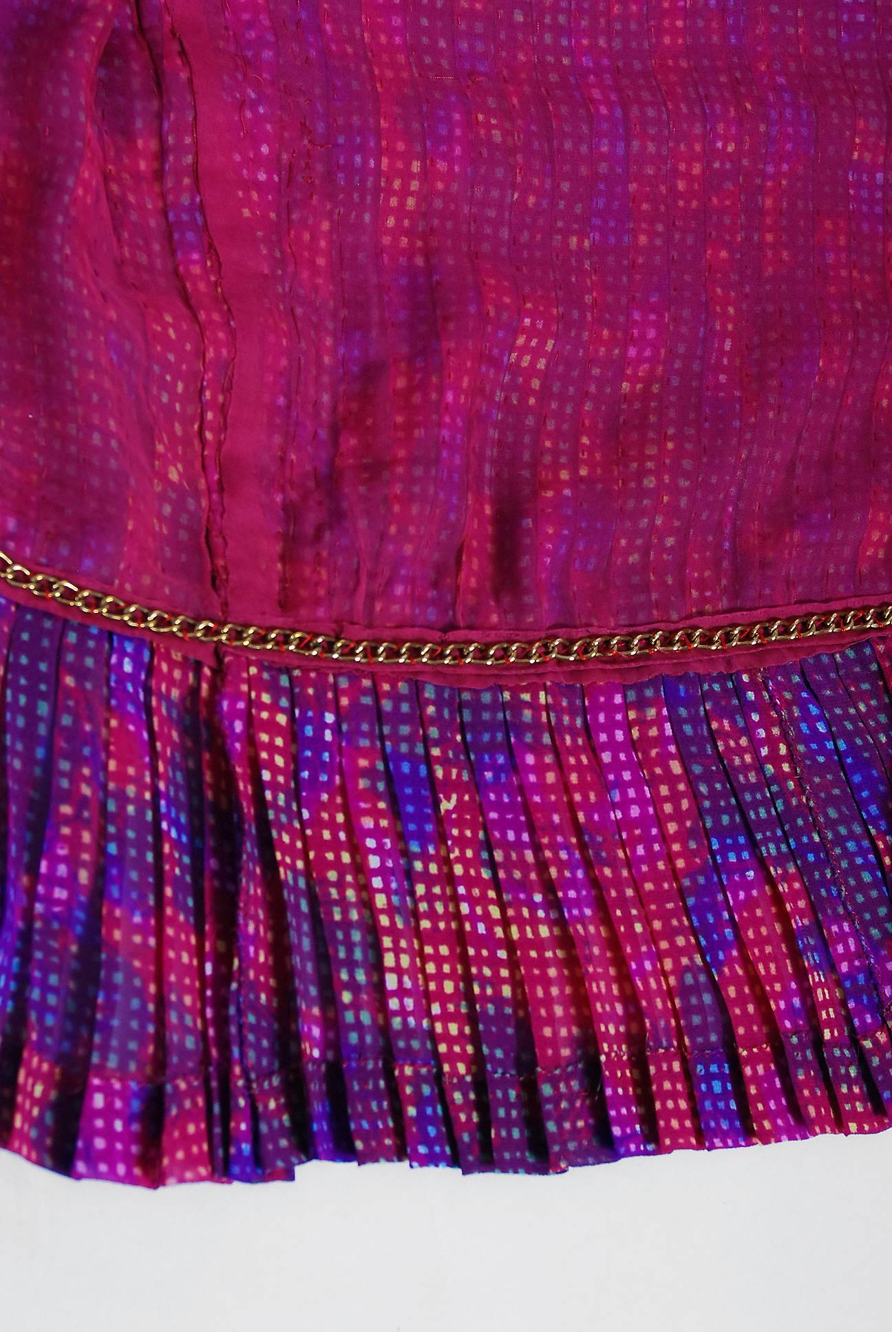 1975 Chanel Haute-Couture Graphic Fuchsia Print Pleated Silk Dress Ensemble  1