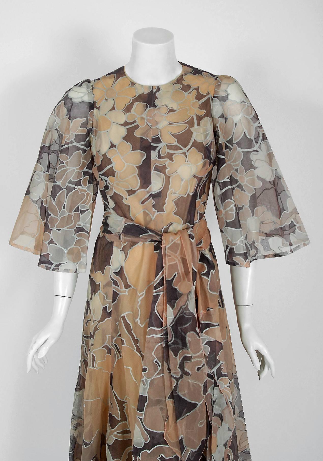 Gorgeous Jean-Louis Scherrer numbered couture dress dating back to his 1975 collection. Jean-Louis studied fashion at the Chambre Syndicale de la Couture in Paris and once finished, began working at the house of Dior alongside Yves Saint Laurent. It