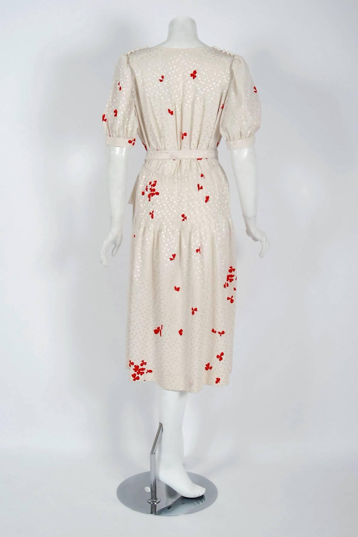 Vintage 1978 Yves Saint Laurent YSL Haute Couture Ivory Print Silk Dress & Shawl In Good Condition For Sale In Beverly Hills, CA
