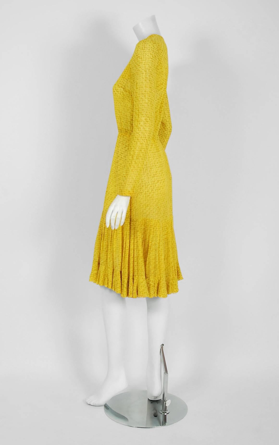 1975 Christian Dior Haute-Couture Yellow Print Chiffon Fishtail Flounce Dress  In Excellent Condition In Beverly Hills, CA