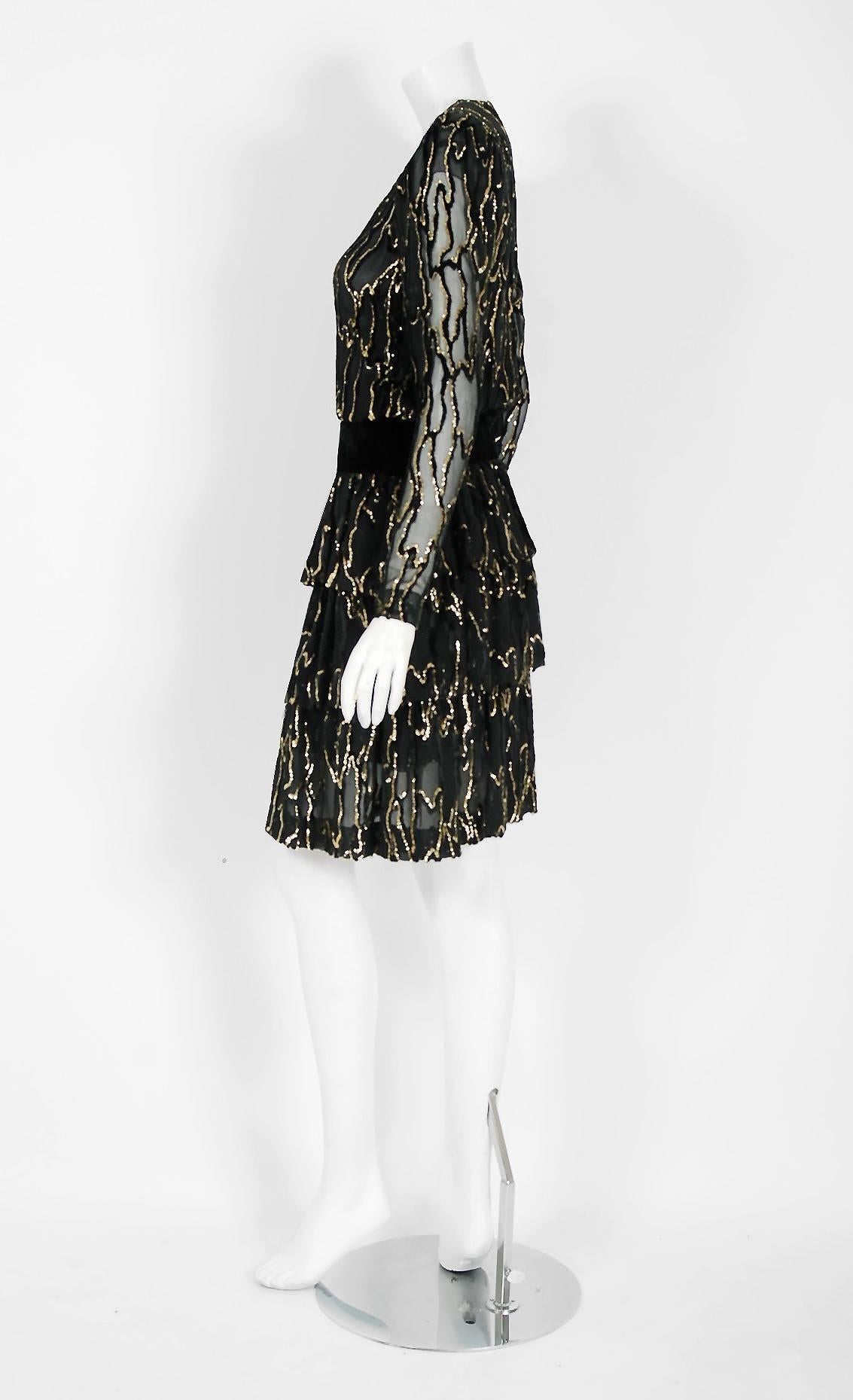 Vintage 1979 Givenchy Haute-Couture Metallic Gold & Black Burnout Velvet Dress  In Good Condition For Sale In Beverly Hills, CA