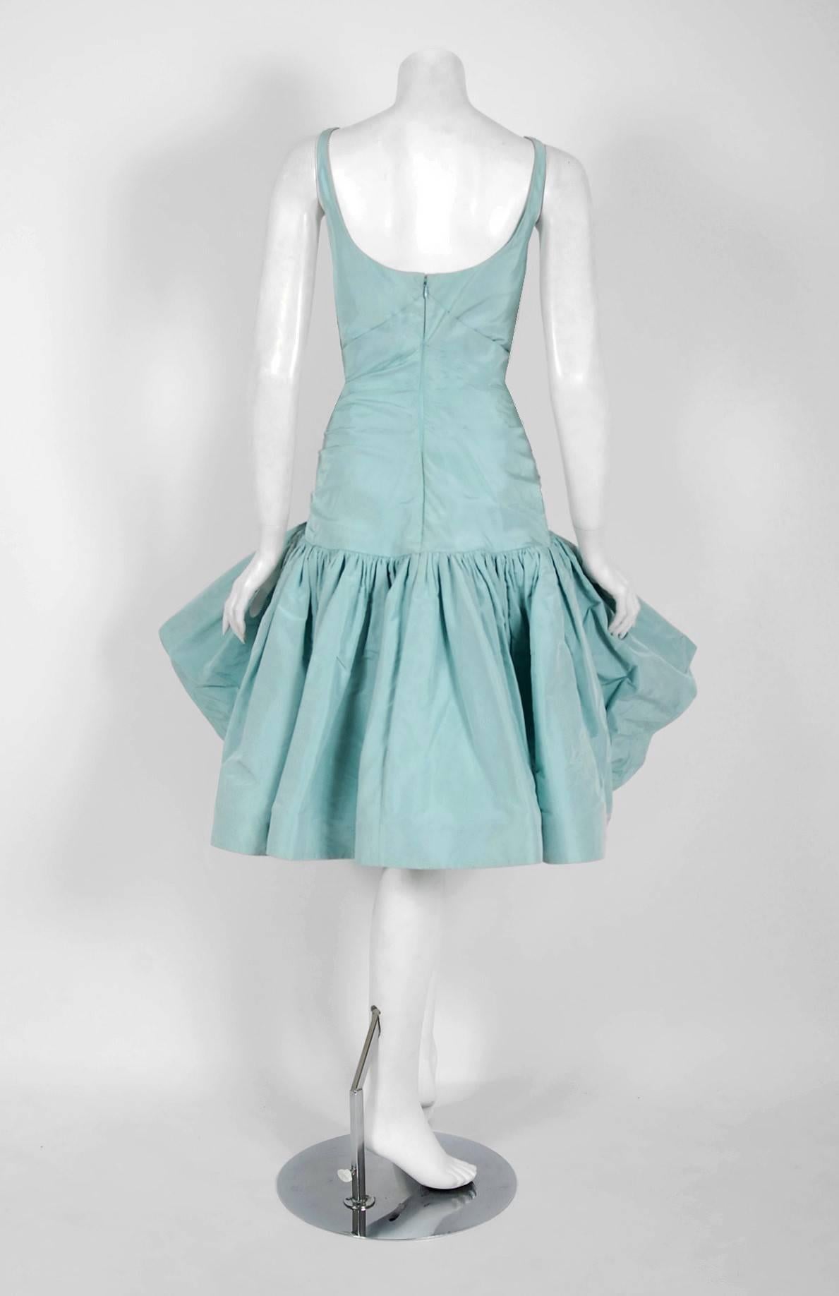2005 Oscar de la Renta Couture Baby-Blue Silk Sculpted Pouf Cocktail Dress  2
