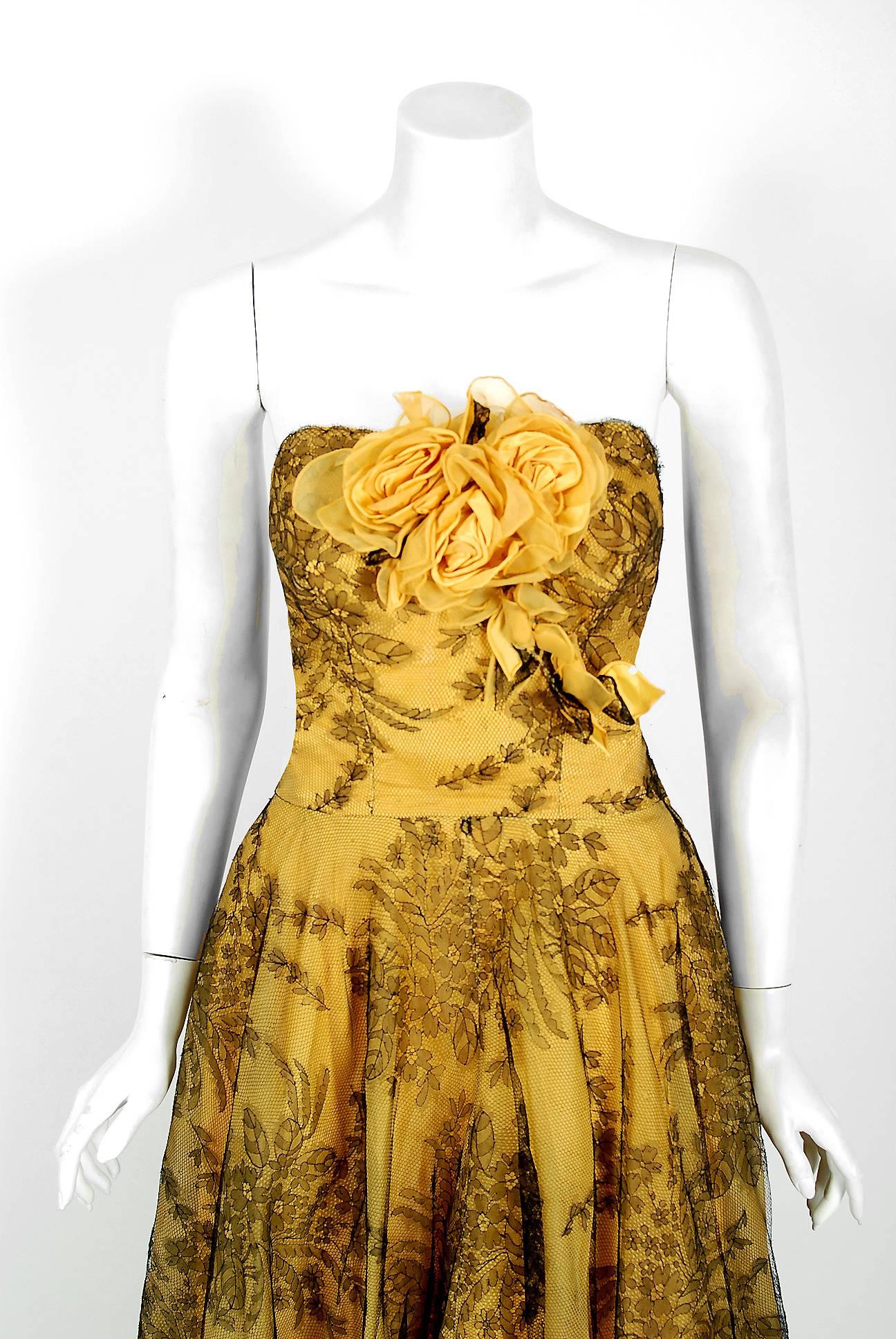 1950's Sydonia Couture Yellow Silk-Organza & Black Chantilly-Lace Applique Gown In Excellent Condition In Beverly Hills, CA