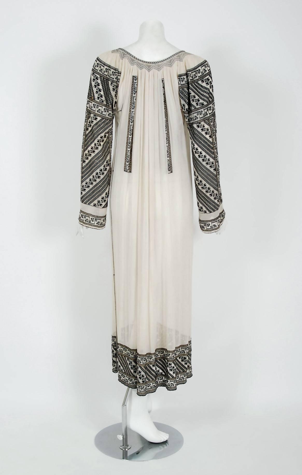 Women's 1920's Metallic Embroidered Ivory-White Gauze Cotton Bohemian Peasant Dress 