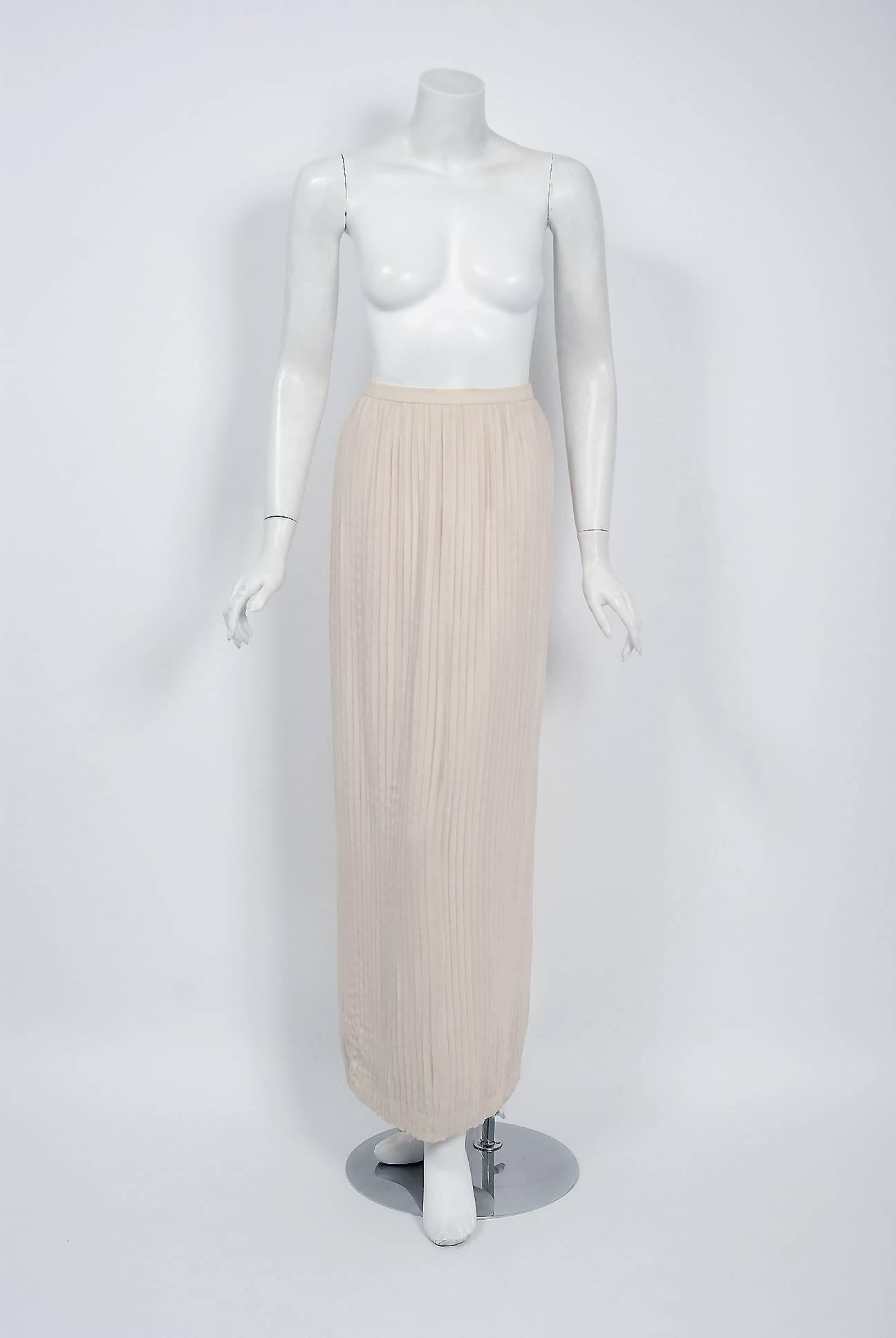Gray 1976 Chanel Haute-Couture Rare Beaded Lesage Silk Jacket & Pleated Dress Skirt