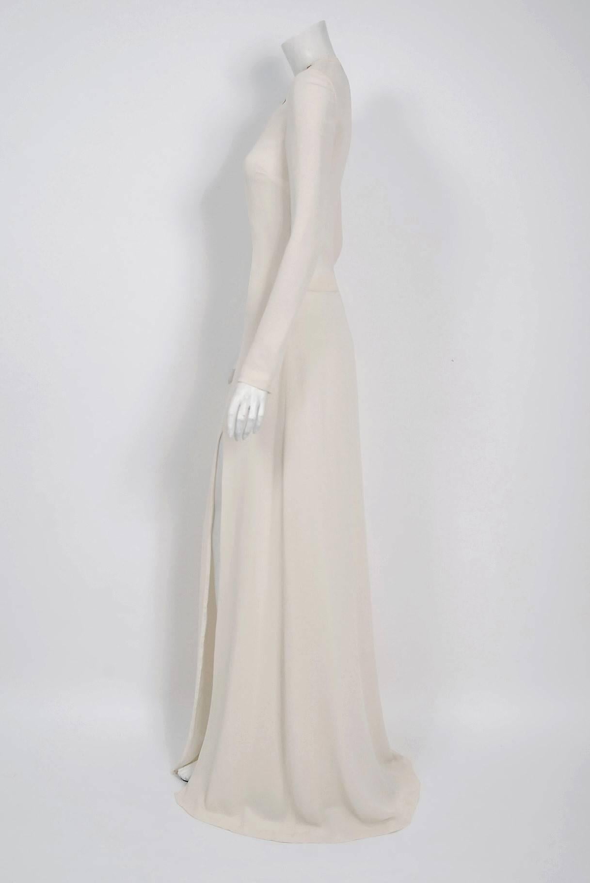 Gray Vintage 2006 Alexander McQueen Documented White Silk Chain Plunge High-Slit Gown For Sale