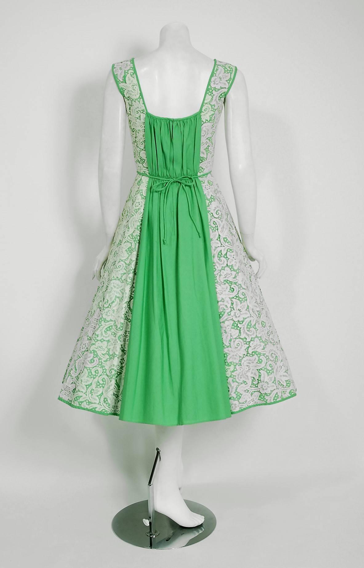 1950's Pat Premo White Lace & Green Cotton Illusion Full Circle-Skirt Sun Dress In Excellent Condition In Beverly Hills, CA
