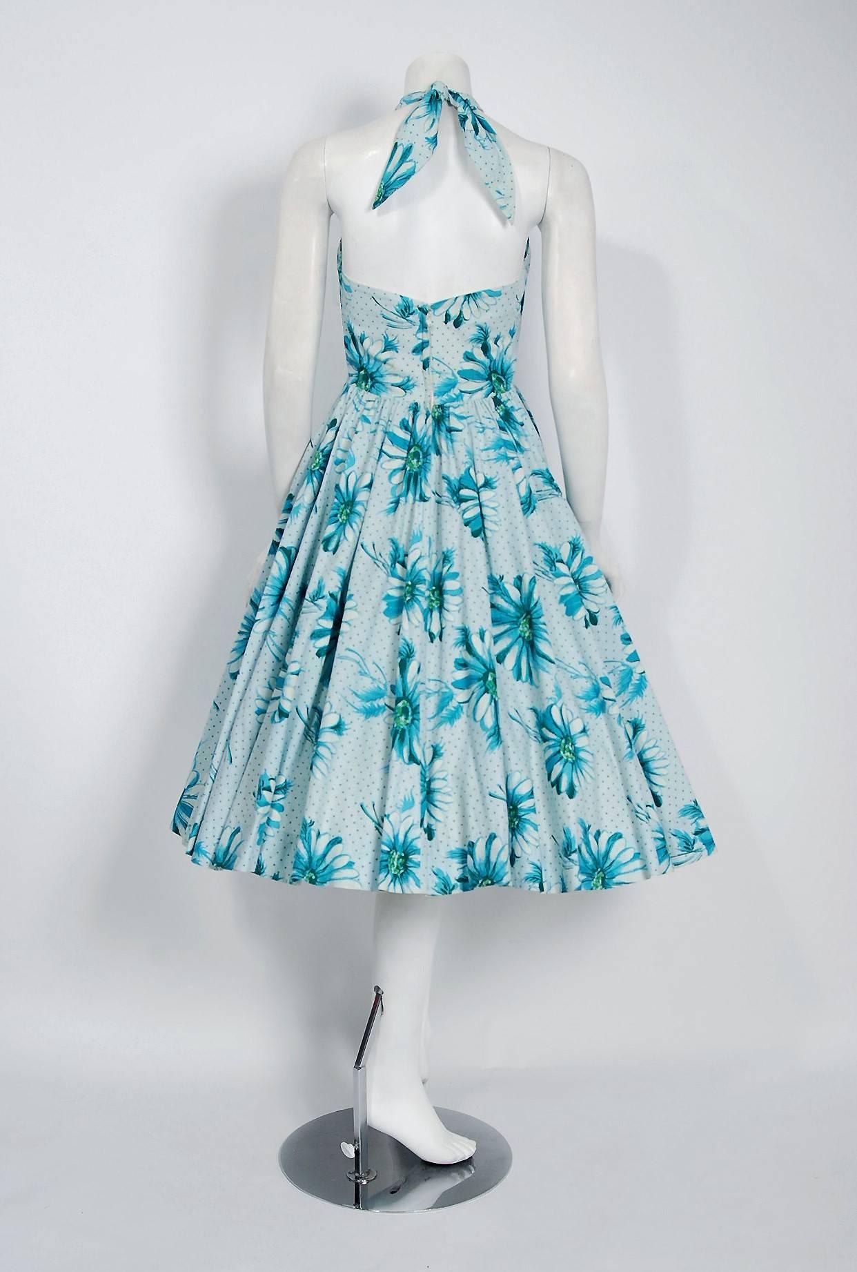 Women's Blue Daisies Floral Print Cotton Sweetheart Halter Full Skirt Sun Dress, 1950s  