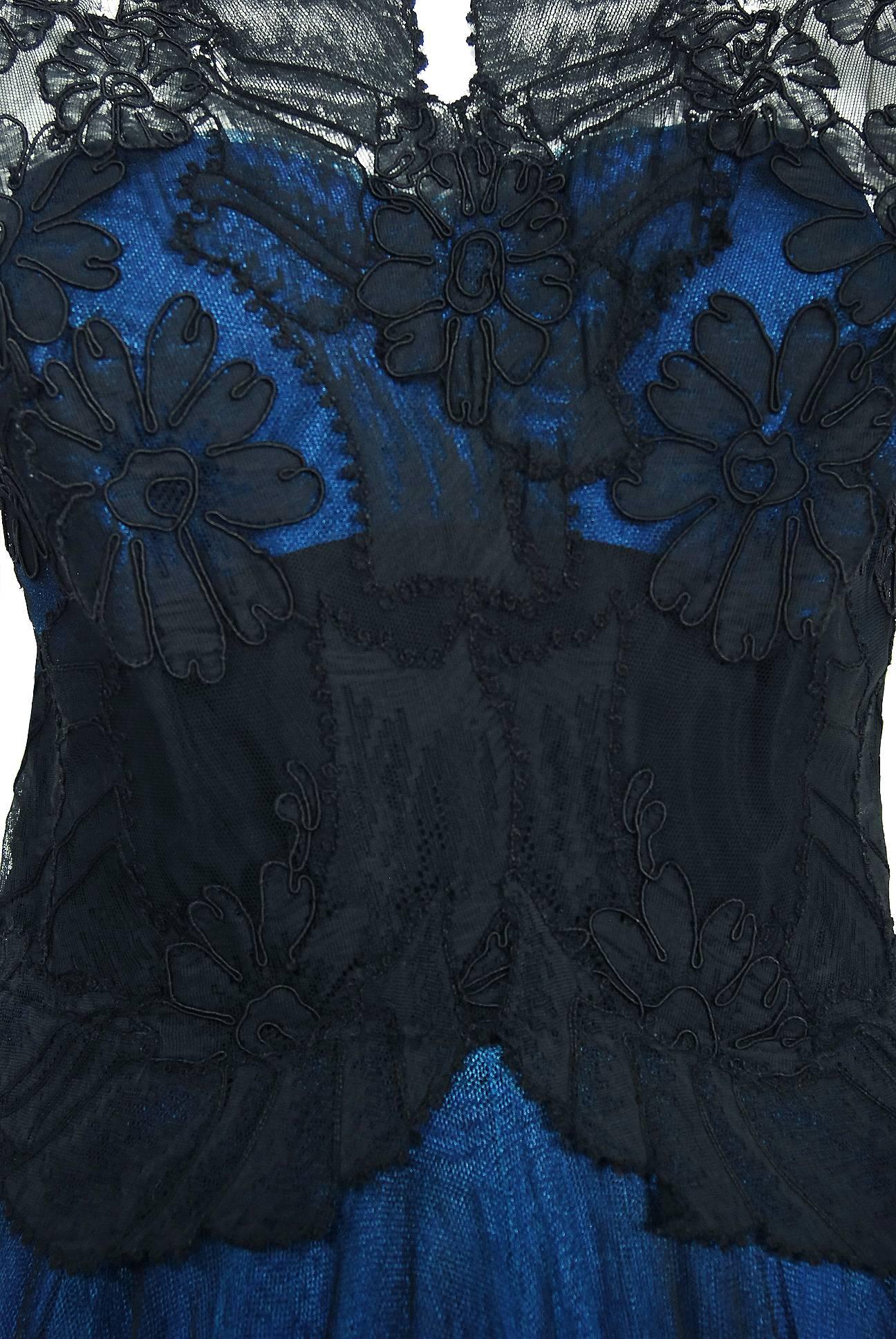 1955 Digby Morton Couture Black & Blue Floral Lace Illusion Pleated Party Dress In Excellent Condition In Beverly Hills, CA