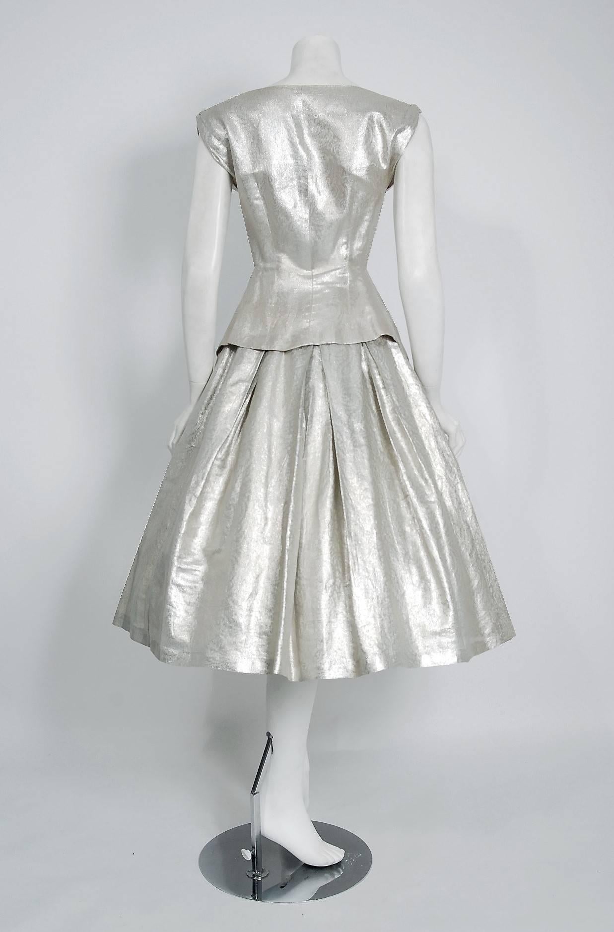 1950's Suzy Perette Metallic Silver Lame Sculpted Full Circle-Skirt Party Dress In Excellent Condition In Beverly Hills, CA