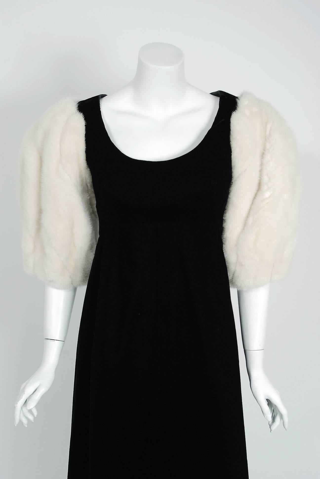 1953 Irene Lentz Couture Black Velvet & Mink Fur Puff-Sleeve Gown Ensemble In Excellent Condition In Beverly Hills, CA