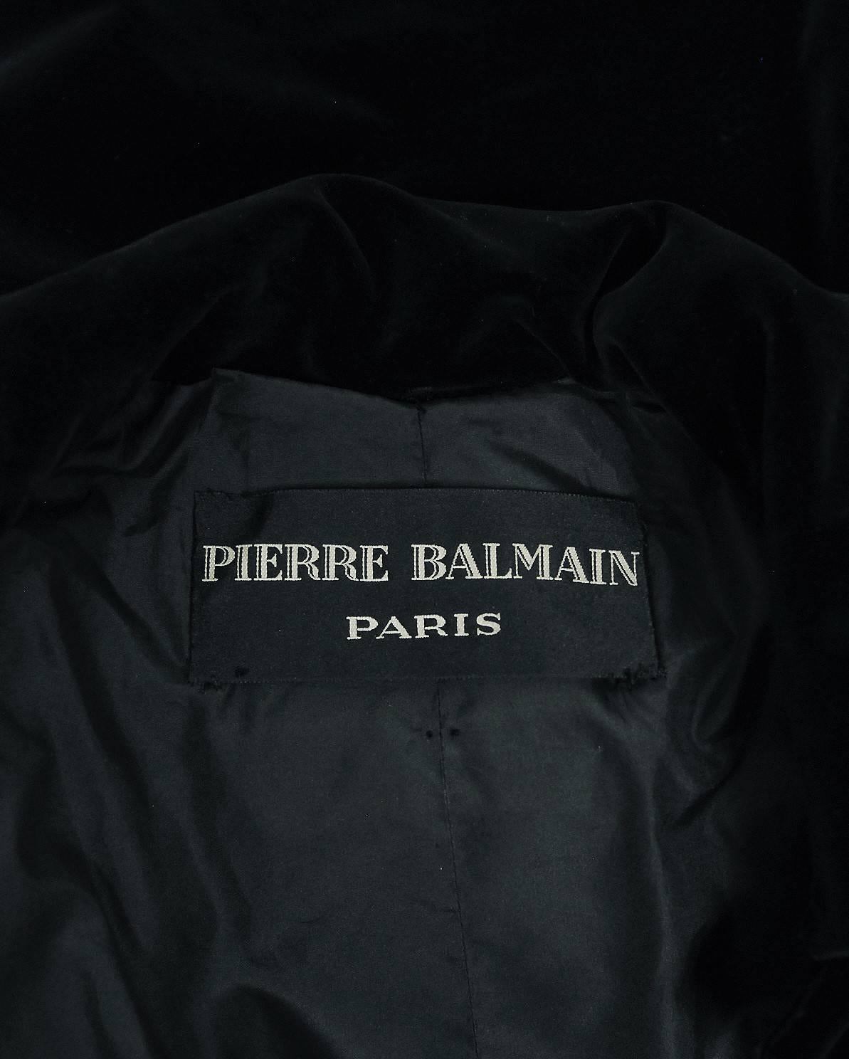 Vintage 1951 Pierre Balmain Haute Couture Black Velvet Wide-Cuff Swing Coat  For Sale 3