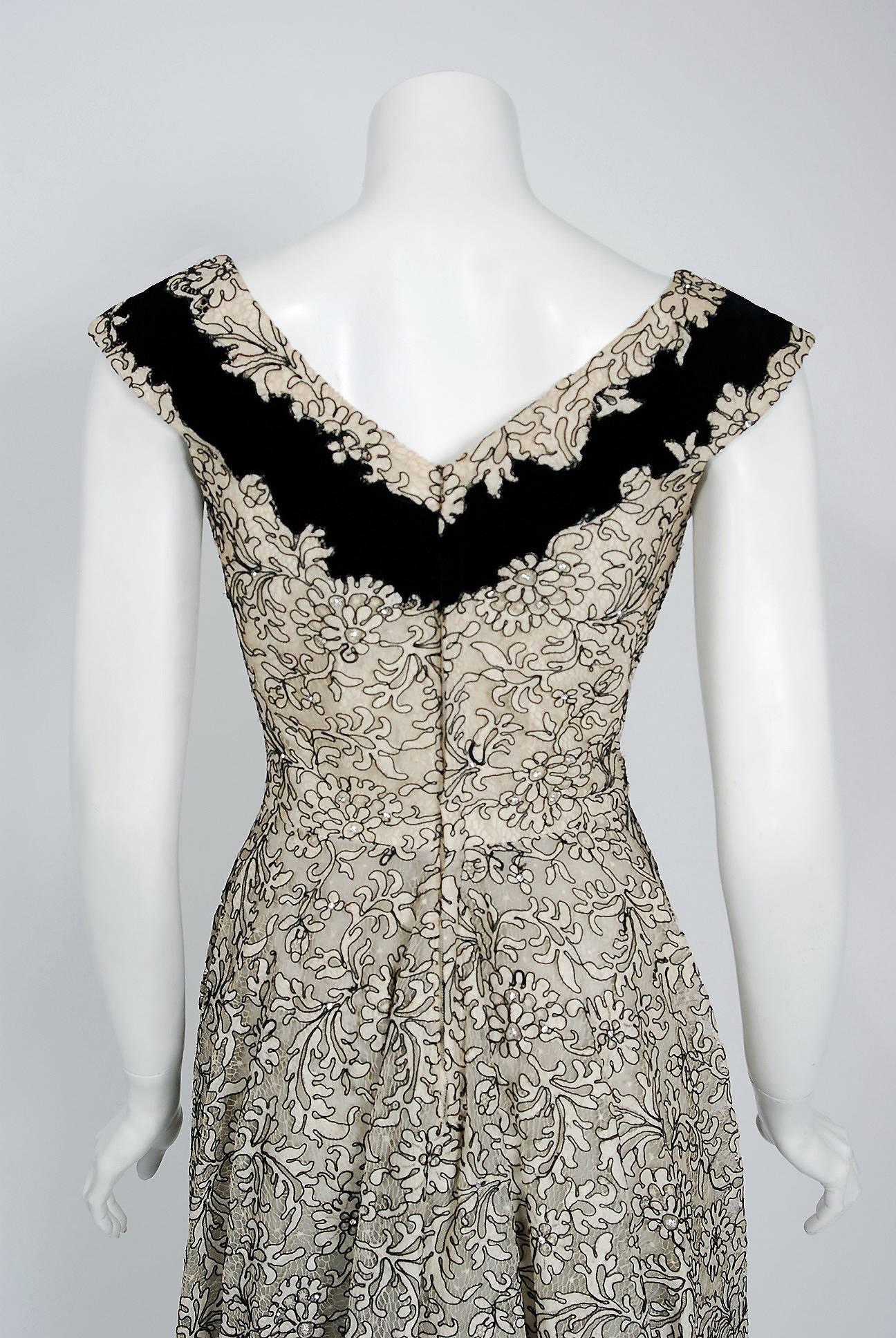 Women's Vintage 1950's Elizabeth Arden Couture Ivory Lace & Black Velvet Scalloped Dress For Sale