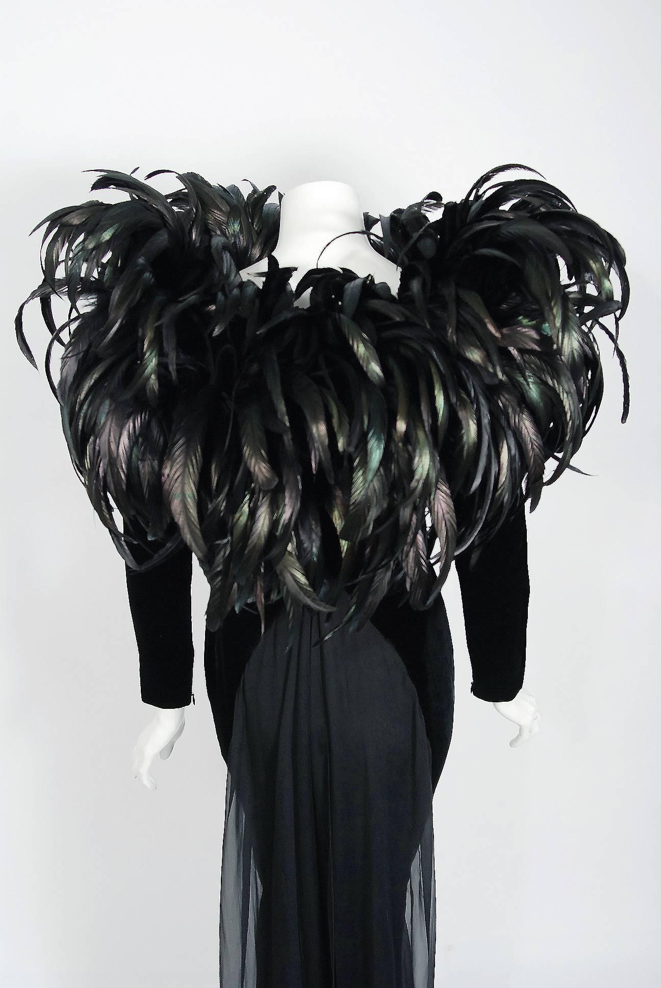 1990 Christian Dior Haute-Couture Black Velvet Feather Hourglass Fishtail Gown In Excellent Condition In Beverly Hills, CA