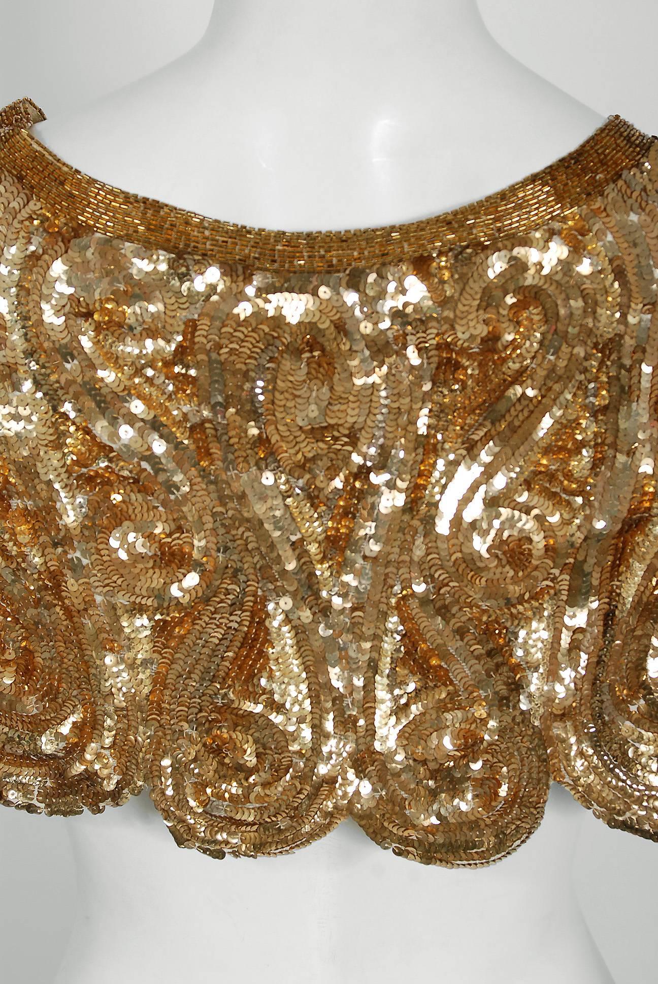 1920's French Couture Metallic-Gold Beaded Sequin Scalloped Flapper Capelet In Excellent Condition In Beverly Hills, CA