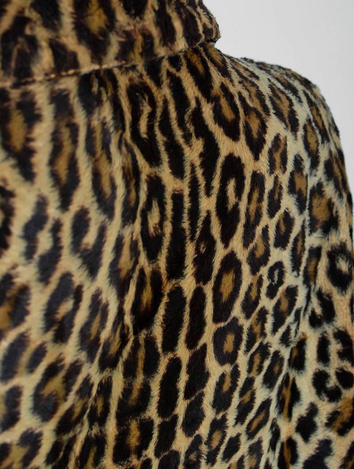 1968 Pierre Cardin Leopard Print Faux Fur Mod Space-Age Pockets Trench Jacket In Good Condition In Beverly Hills, CA