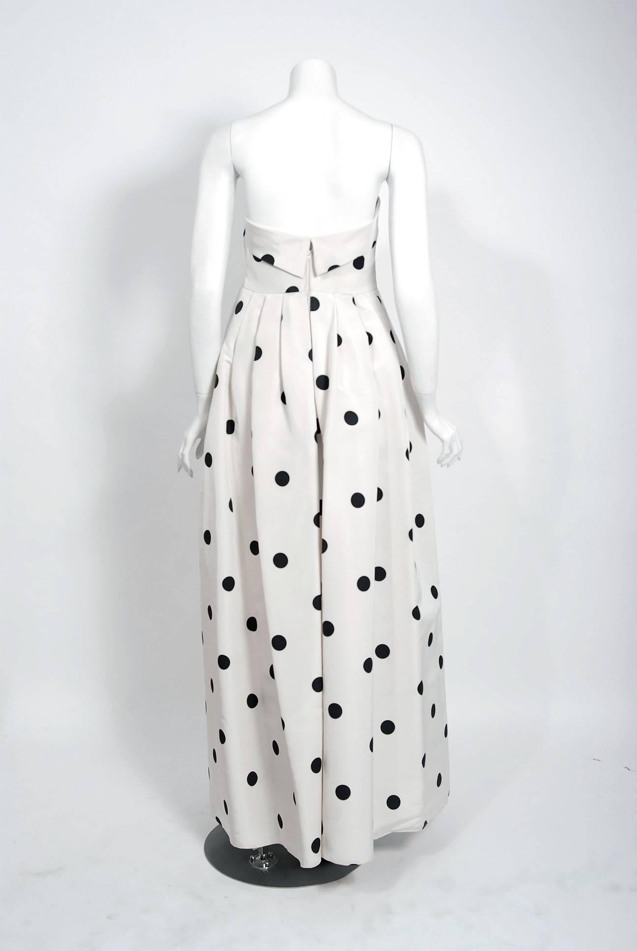 Women's 2000 Oscar de la Renta White Black Polka-Dot Print Silk Strapless Gown & Shawl