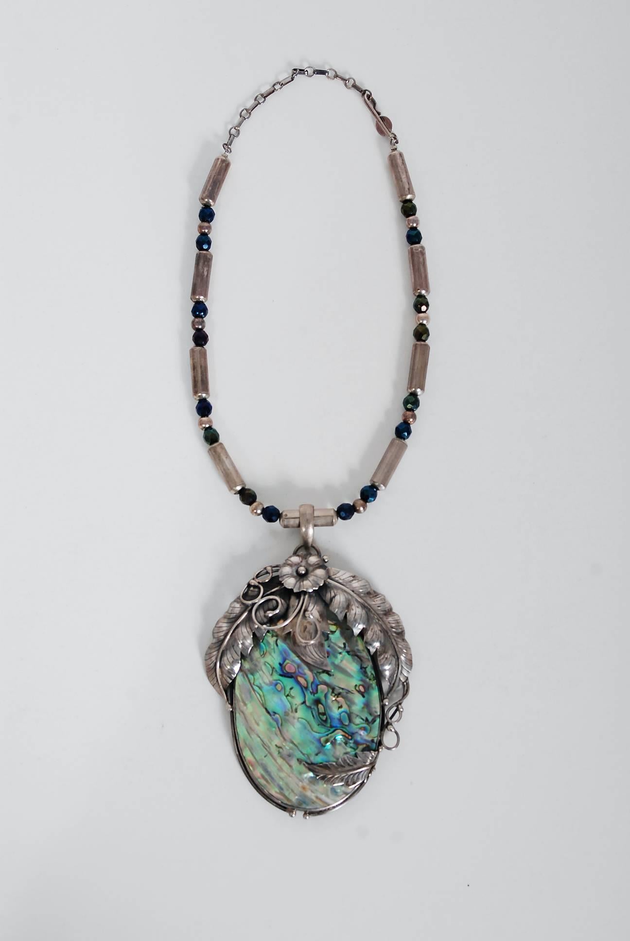 Vintage 1970's Native American Abalone Sterling Silver Feather Motif Necklace In Good Condition For Sale In Beverly Hills, CA