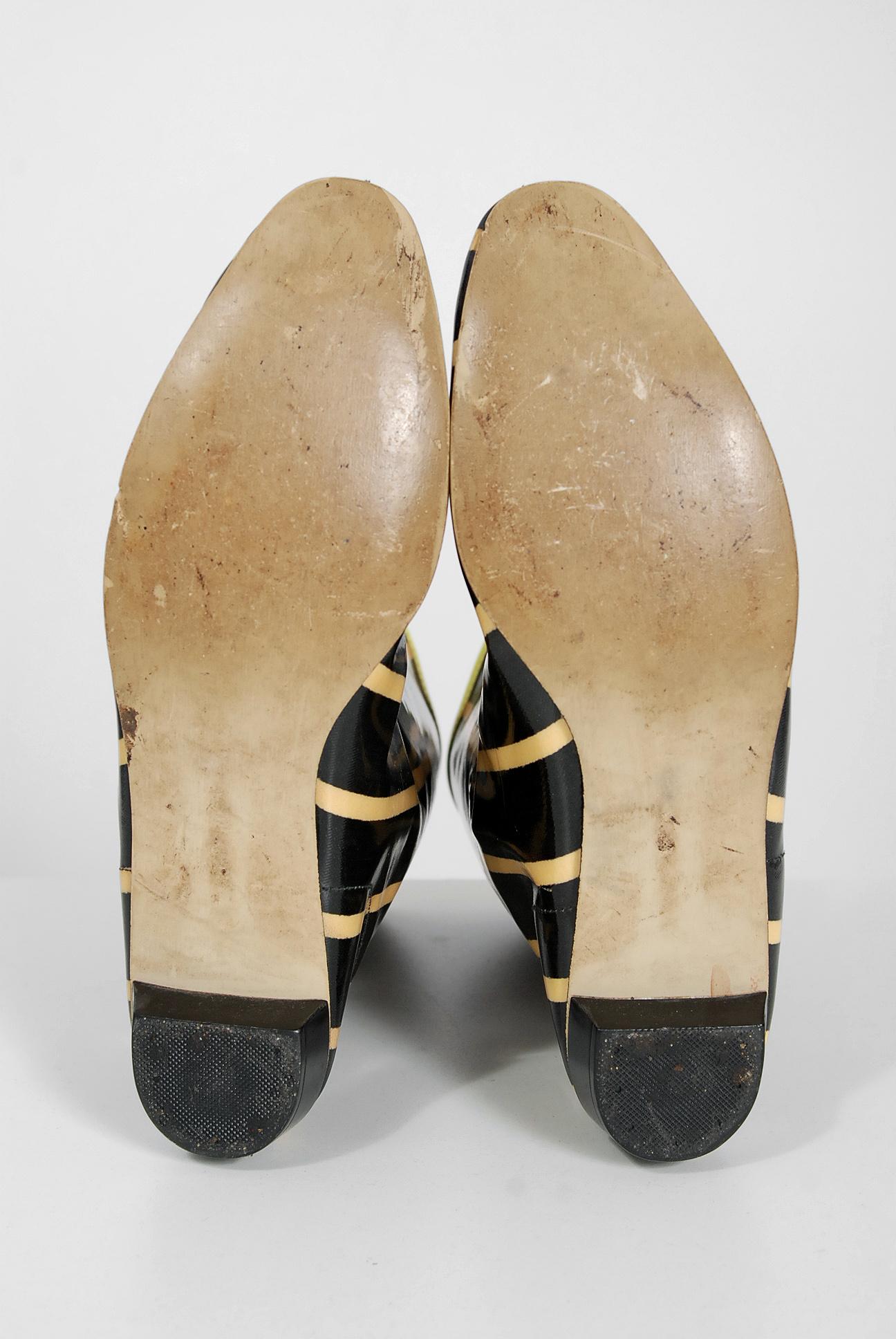 Women's 1960's Glow In The Dark Yellow & Black Striped Vinyl Mod Flat Boots Purse Set 