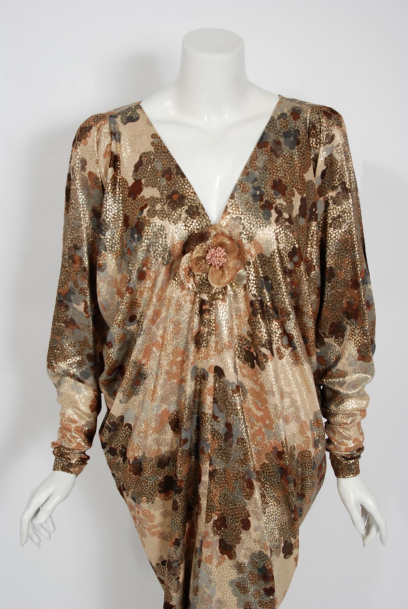 Vintage 1975 Yves Saint Laurent Haute Couture Documented Metallic Lamé Caftan In Good Condition In Beverly Hills, CA