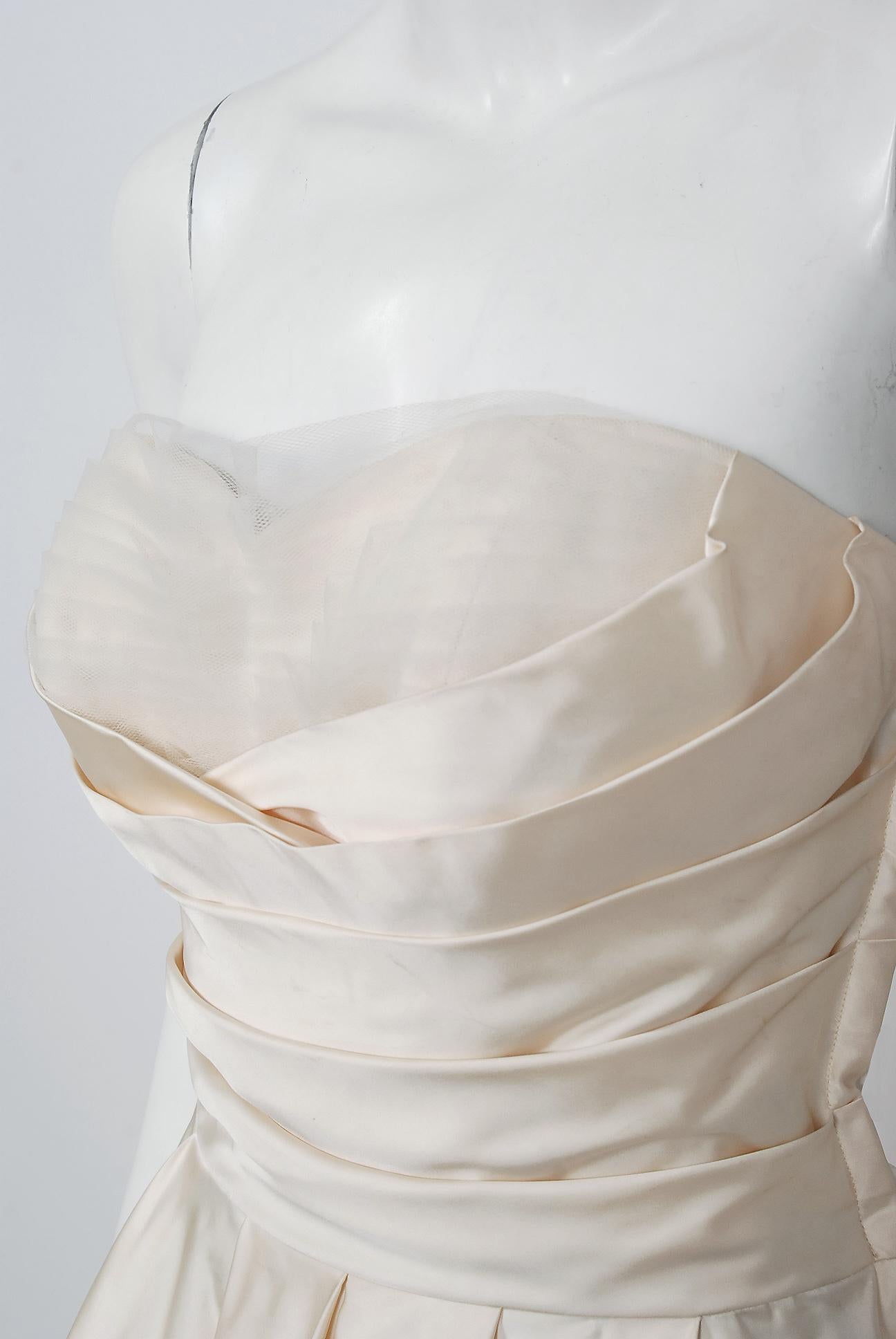 1950's Fred Perlberg Ivory Satin Ruched Sweetheart Circle-Skirt Dress w/ Tags In Excellent Condition In Beverly Hills, CA