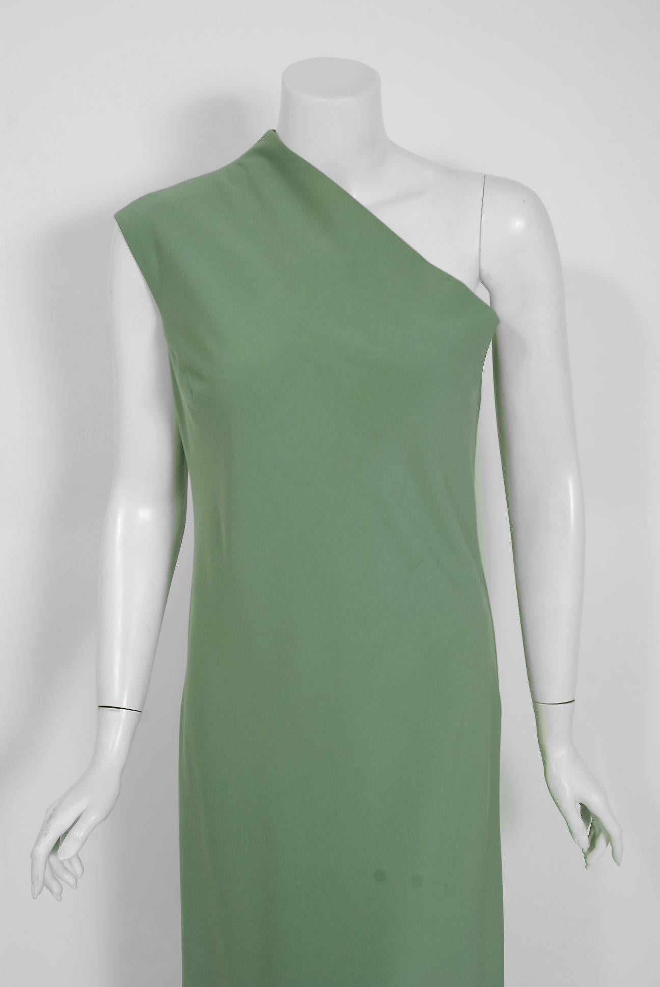 Vintage 1960's Pauline Trigere Seafoam Green Crepe One-Shoulder Gown & Fur Wrap In Good Condition For Sale In Beverly Hills, CA