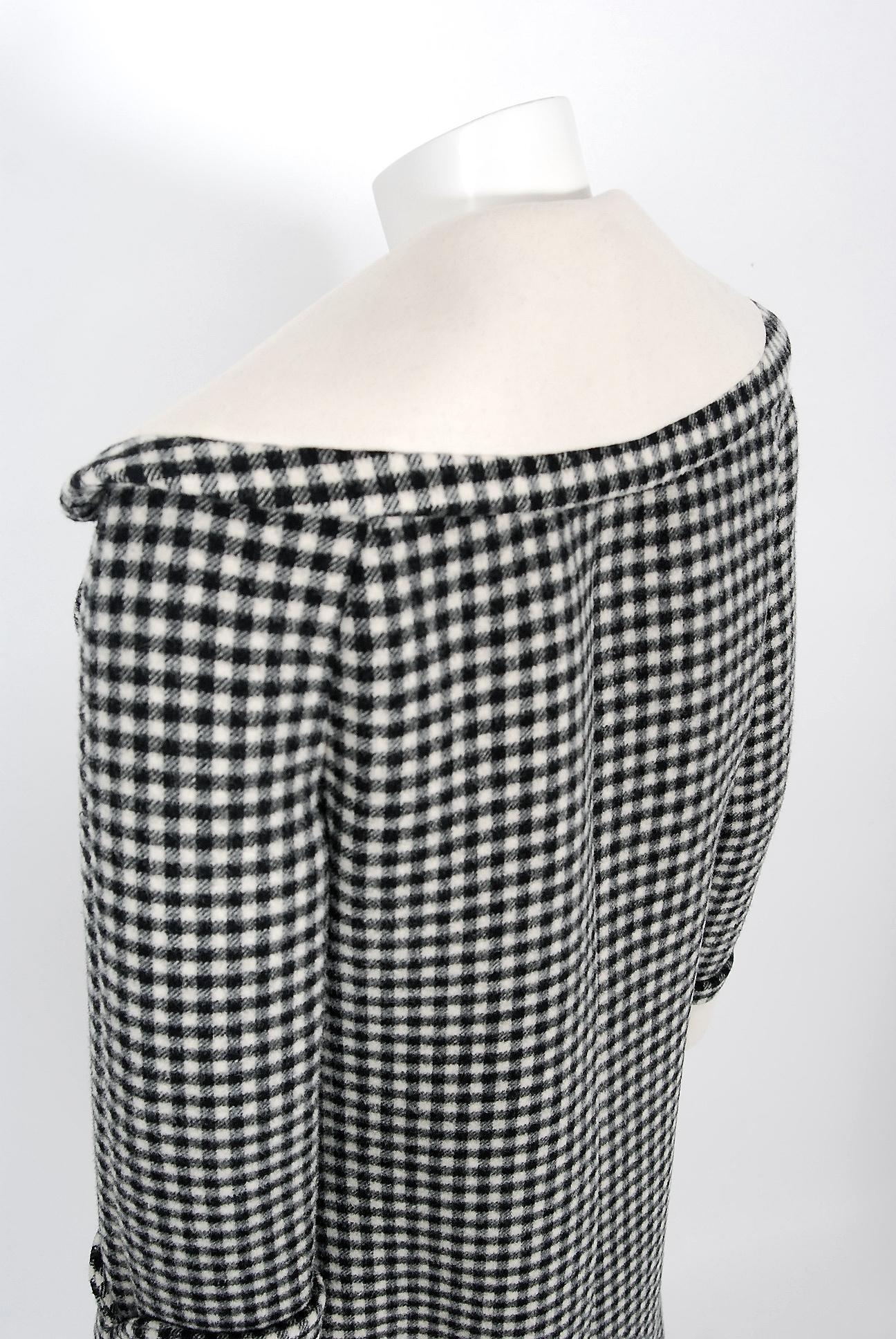 Women's Vintage 1972 Geoffrey Beene Documented Checkered Wool Double-Breasted Mod Coat For Sale
