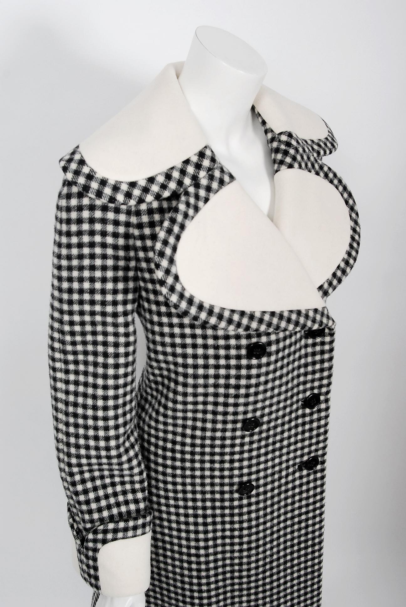 Archivi 1972 Geoffrey Beene documentato Cappotto doppiopetto in lana a scacchi Mod In condizioni buone in vendita a Beverly Hills, CA
