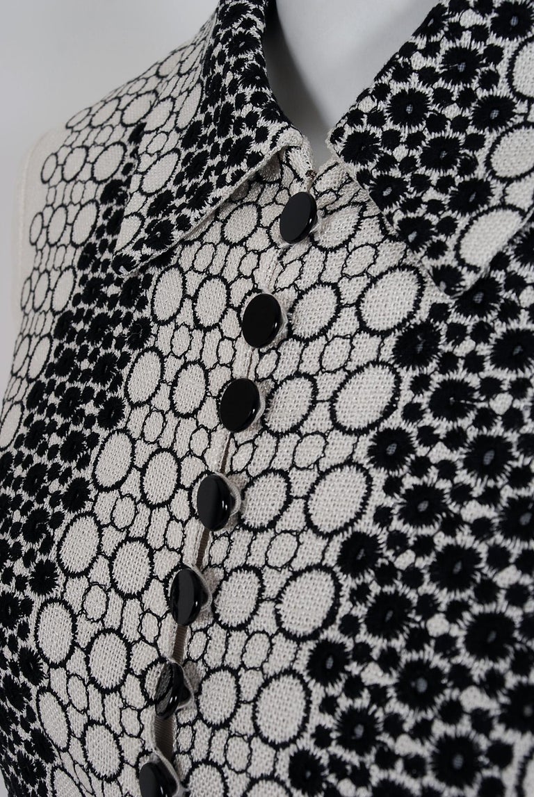 1995 Carolina Herrera Black and White Embroidered Deco-Circles Linen ...