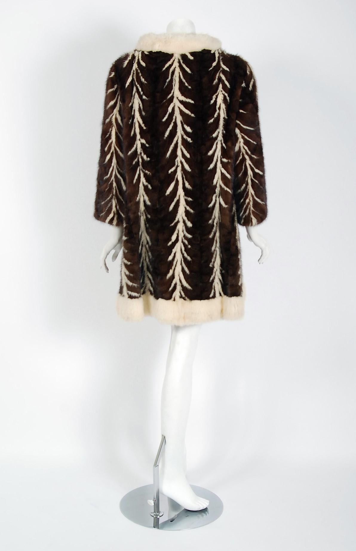 Vintage 1960's Arnold Constable Couture Ivory Brown Graphic Print Mink Fur Coat In Good Condition In Beverly Hills, CA