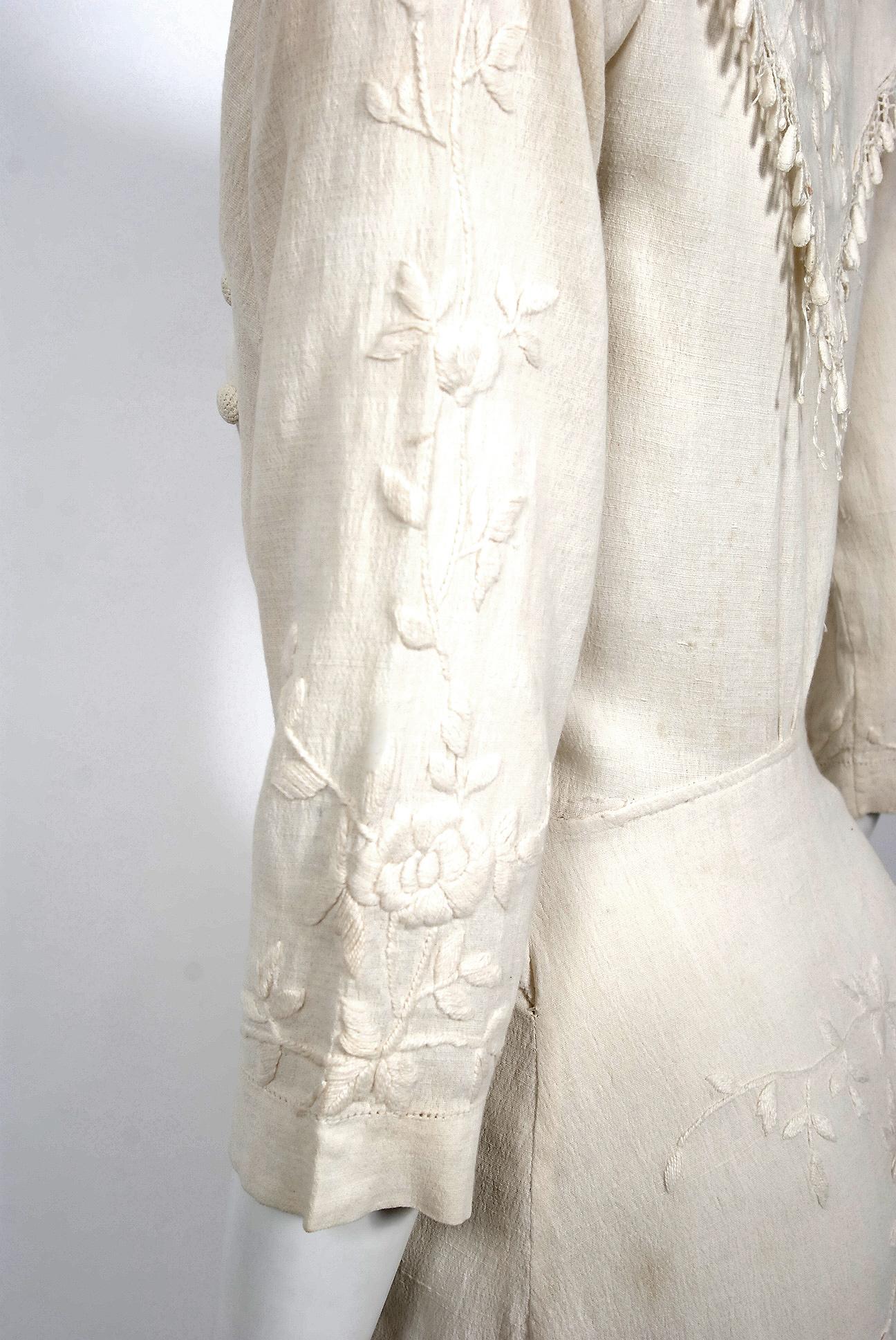 1916 Edwardian Ivory Embroidered Roses Silk Crepe Fringe Collar Tiered Gown Damen