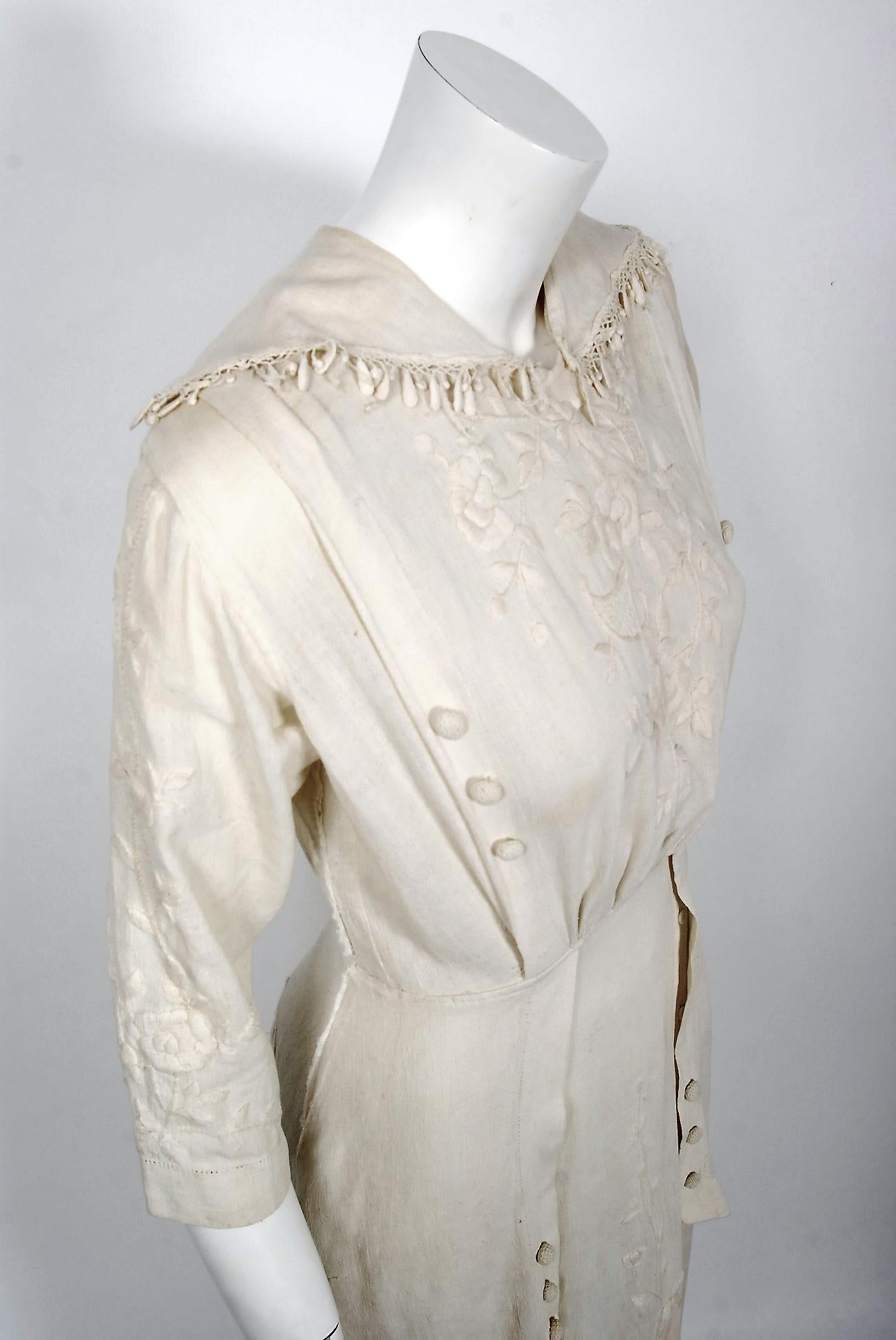 1916 Edwardian Ivory Embroidered Roses Silk Crepe Fringe Collar Tiered Gown (Beige)