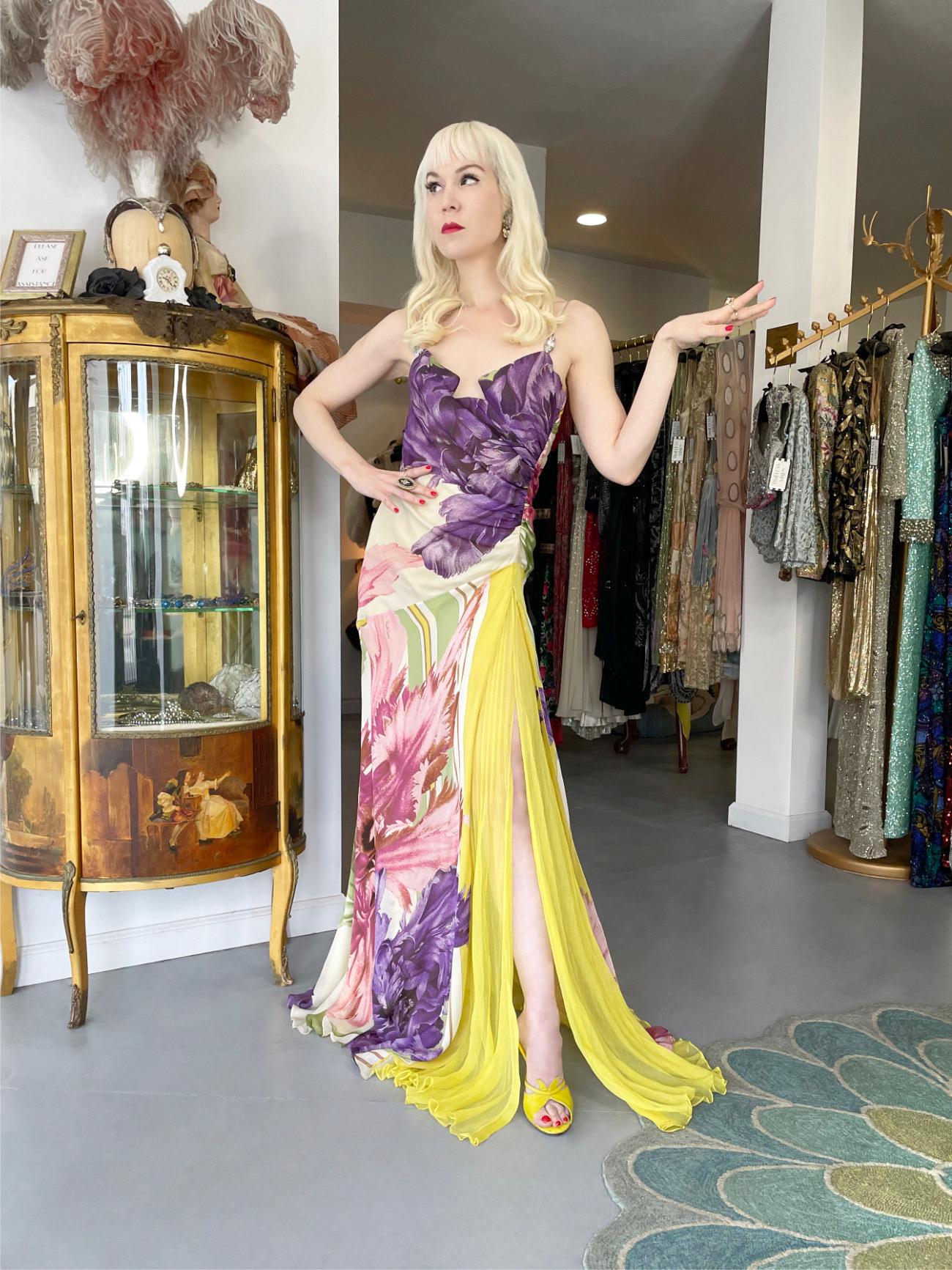 Rare 2005 Roberto Cavalli Large-Scale Floral Silk Bustier High-Slit Gown & Shawl For Sale 11