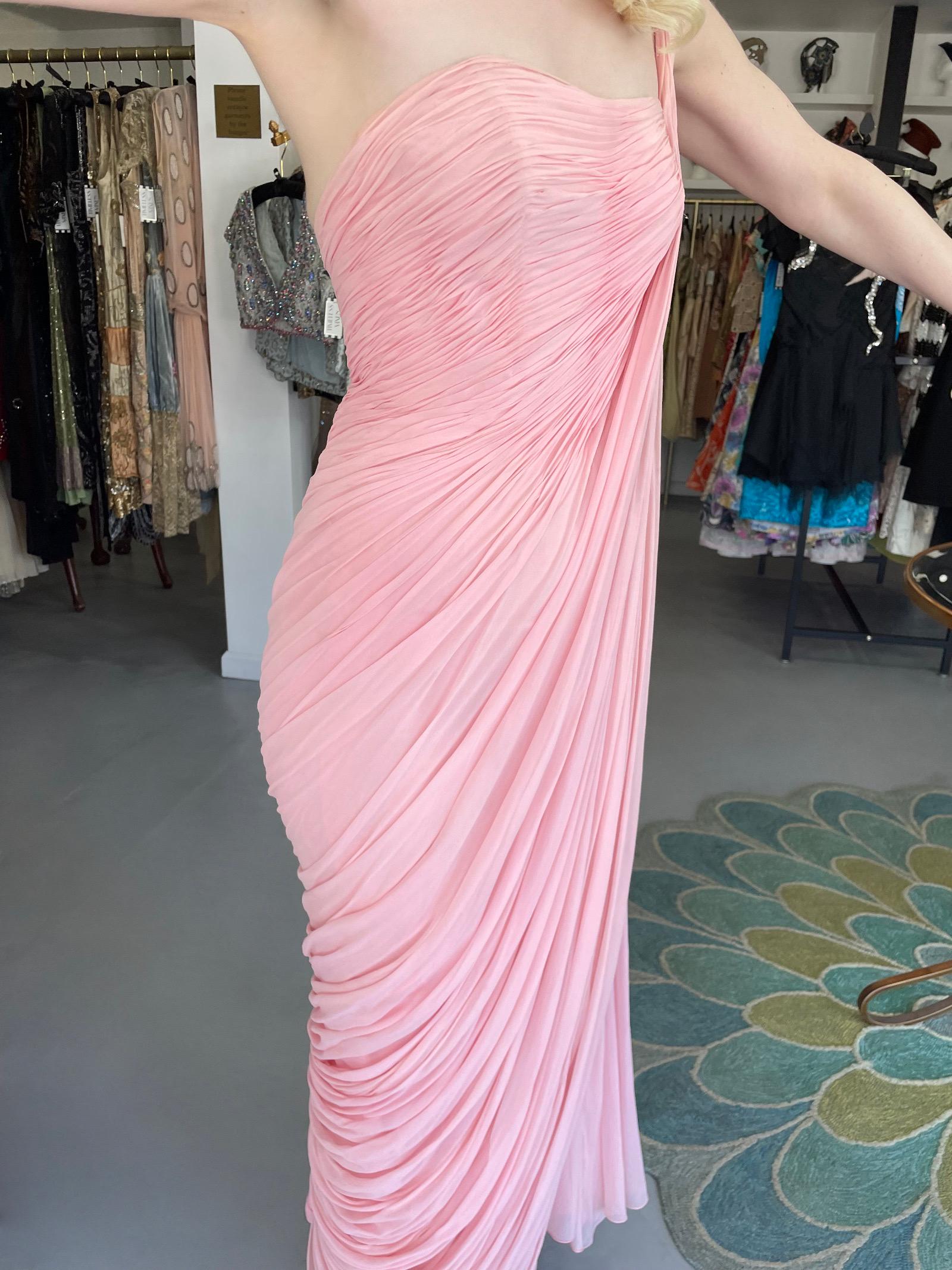 1958 Jean Dessès Haute Couture Documented Pink Ruched Silk Chiffon Goddess Gown (robe déesse en mousseline de soie froncée) en vente 7