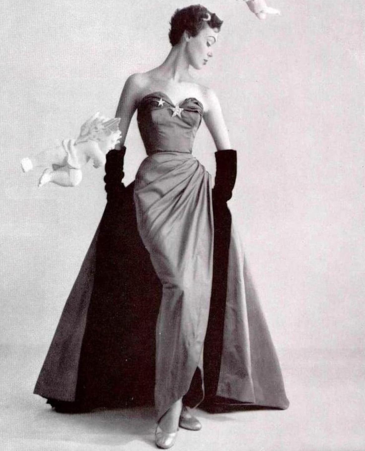 Anne Verdi Couture 1950 - Robe à jupe en soie bleu glacier avec bustier froncé 1