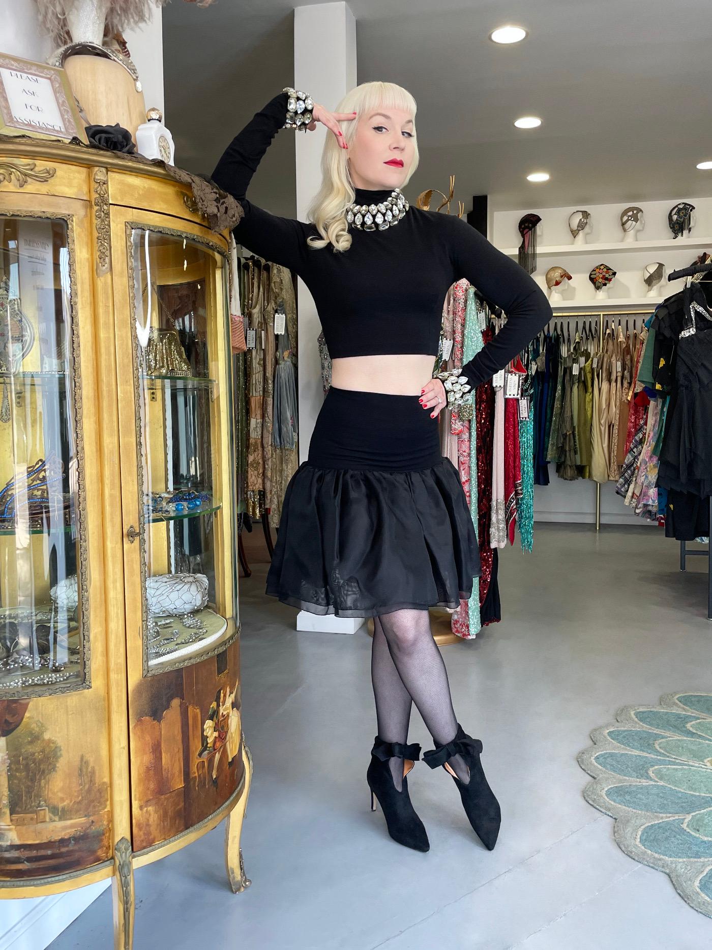 1991 Dolce & Gabbana Runway Crystal Rhinestone Black Crop Top w/ Matching Skirt Bon état - En vente à Beverly Hills, CA