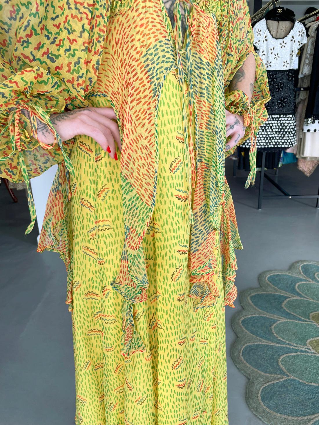 1971 Ossie Clark Yellow Celia Birtwell Print Silk Cut-Out Sleeves Bohemian Dress For Sale 10