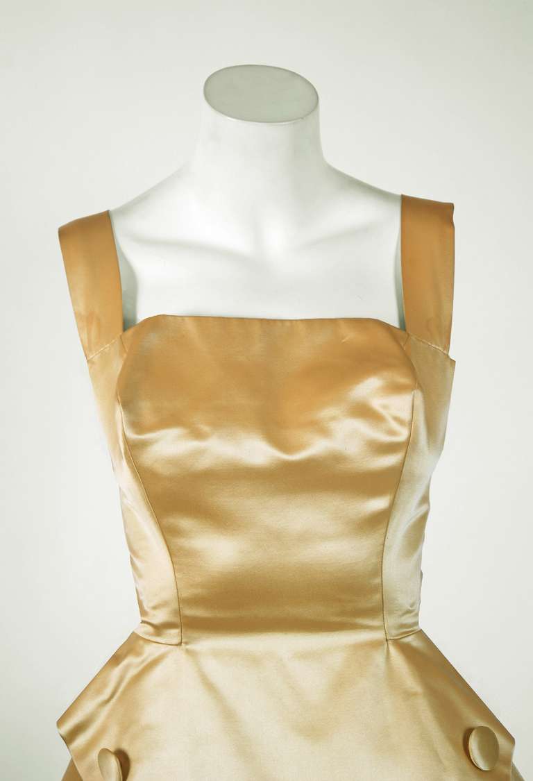 Sorelle Fontana is Rome's prominent and oldest fashion house and was known as Couturiers to the Stars. The Fontana sisters were the first to feel the need to give Italy a look of its own, freeing it from foreign influence. With this spirit in mind,